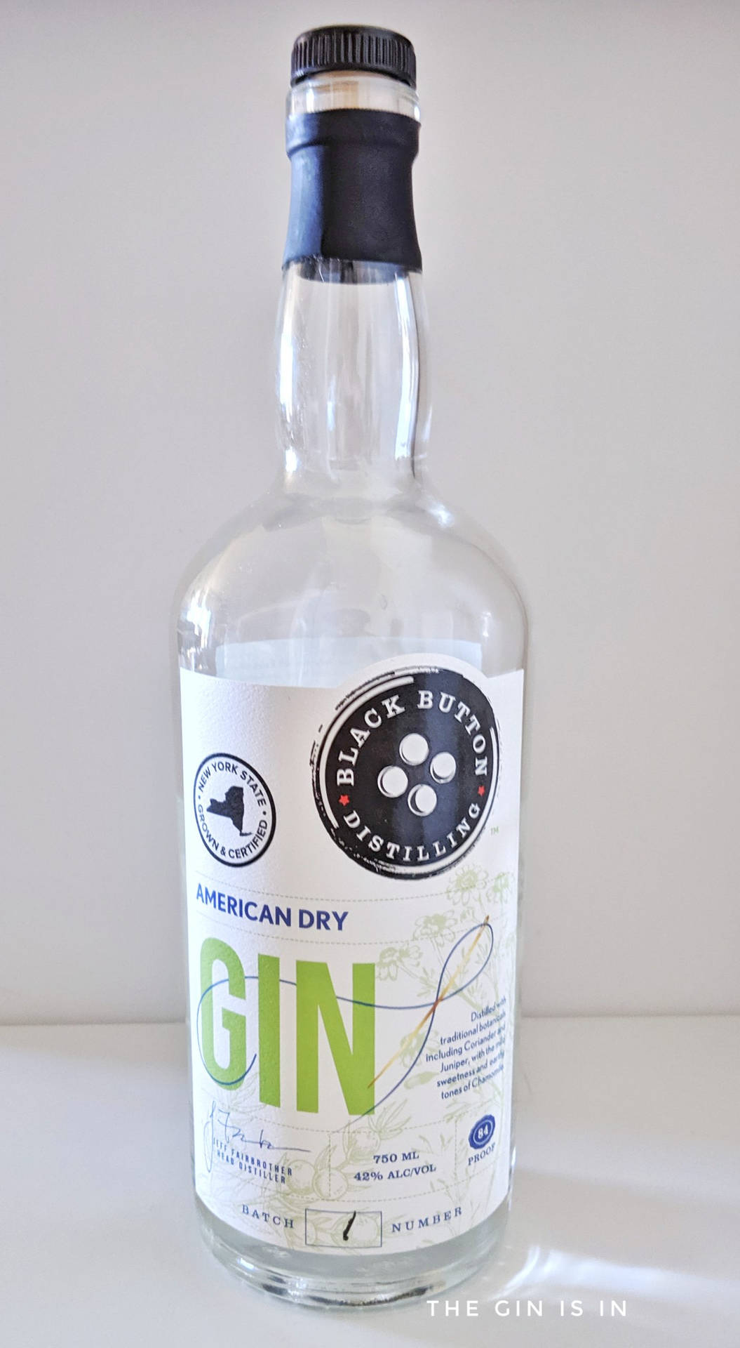 Modern Gin Black Button Distilling Background