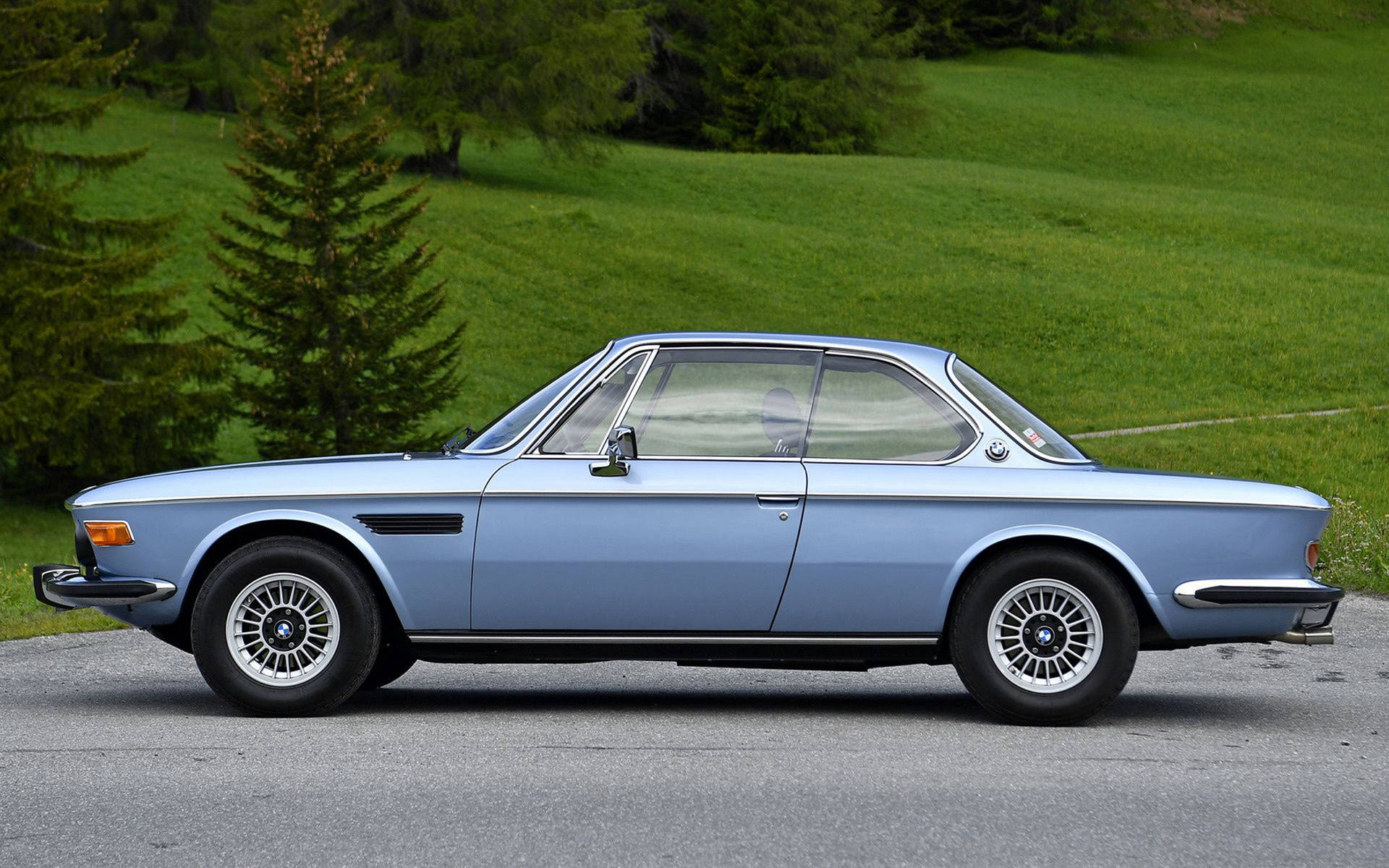 Modified 1973 Classic Bmw Background