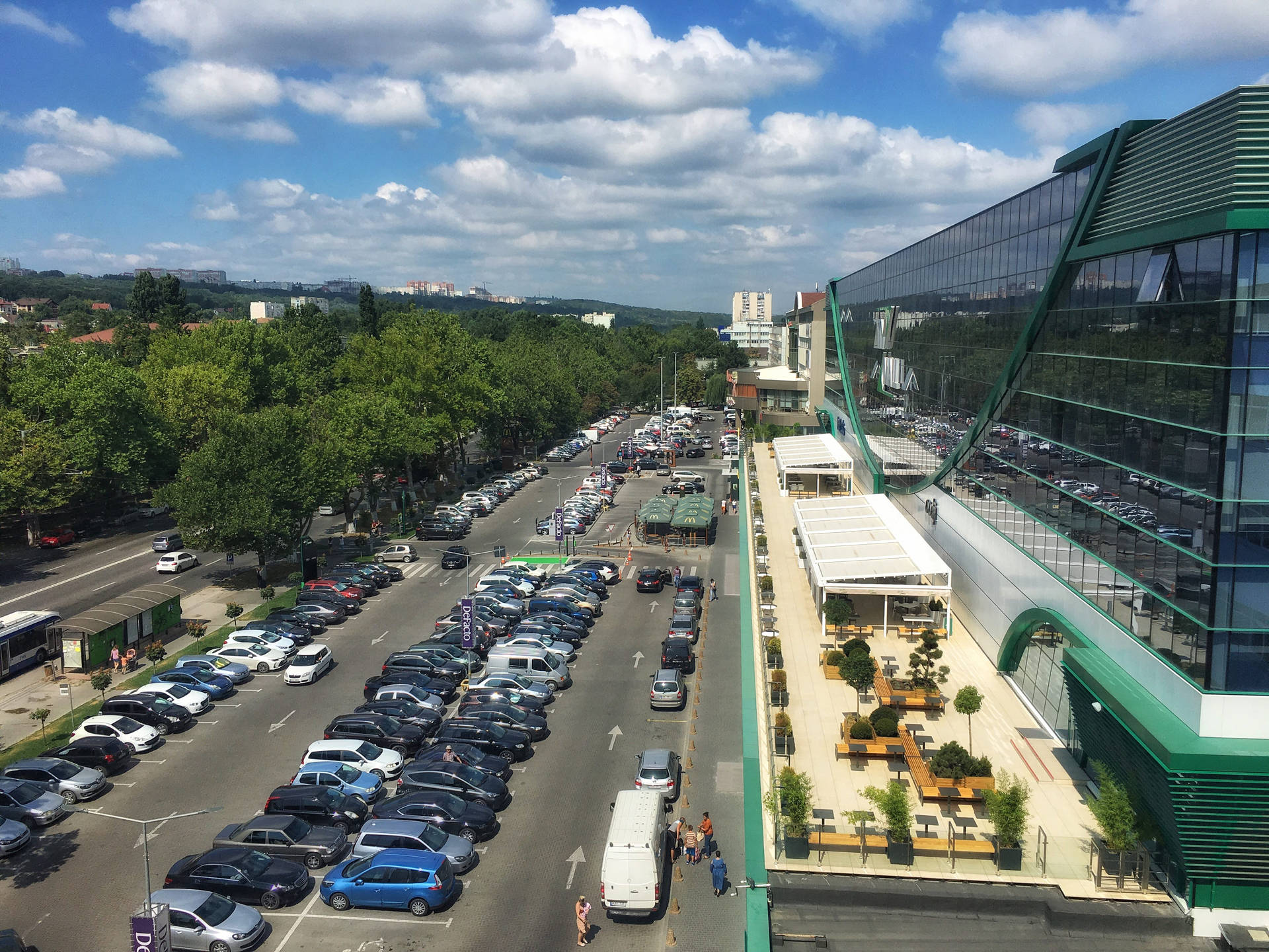 Moldova Zity Mall Of Chișinău Background