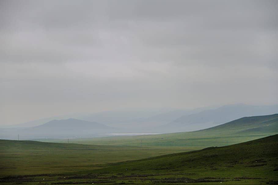 Mongolias Foggy Mountains Background