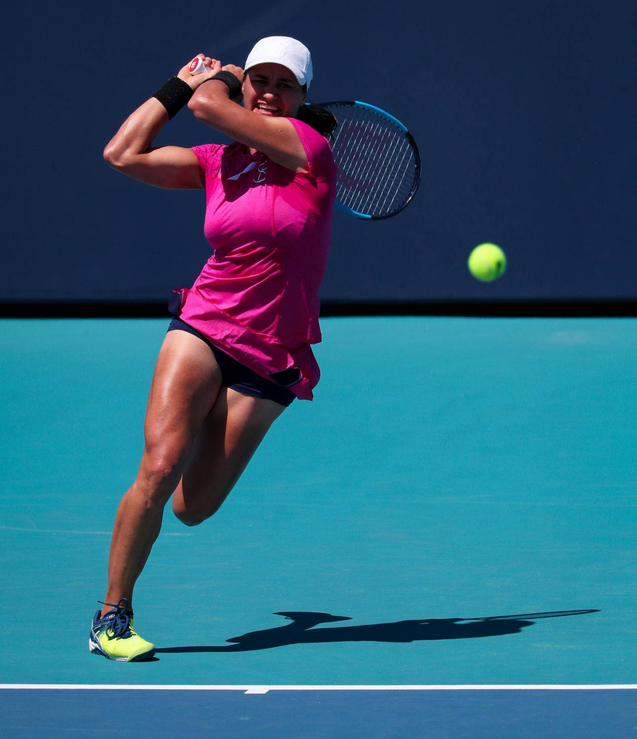 Monica Niculescu Running After Ball Background