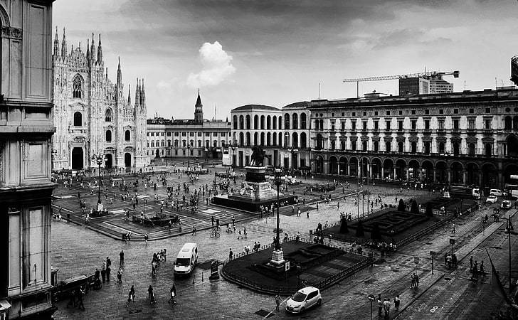 Monochromatic Cityscape In Milan Background