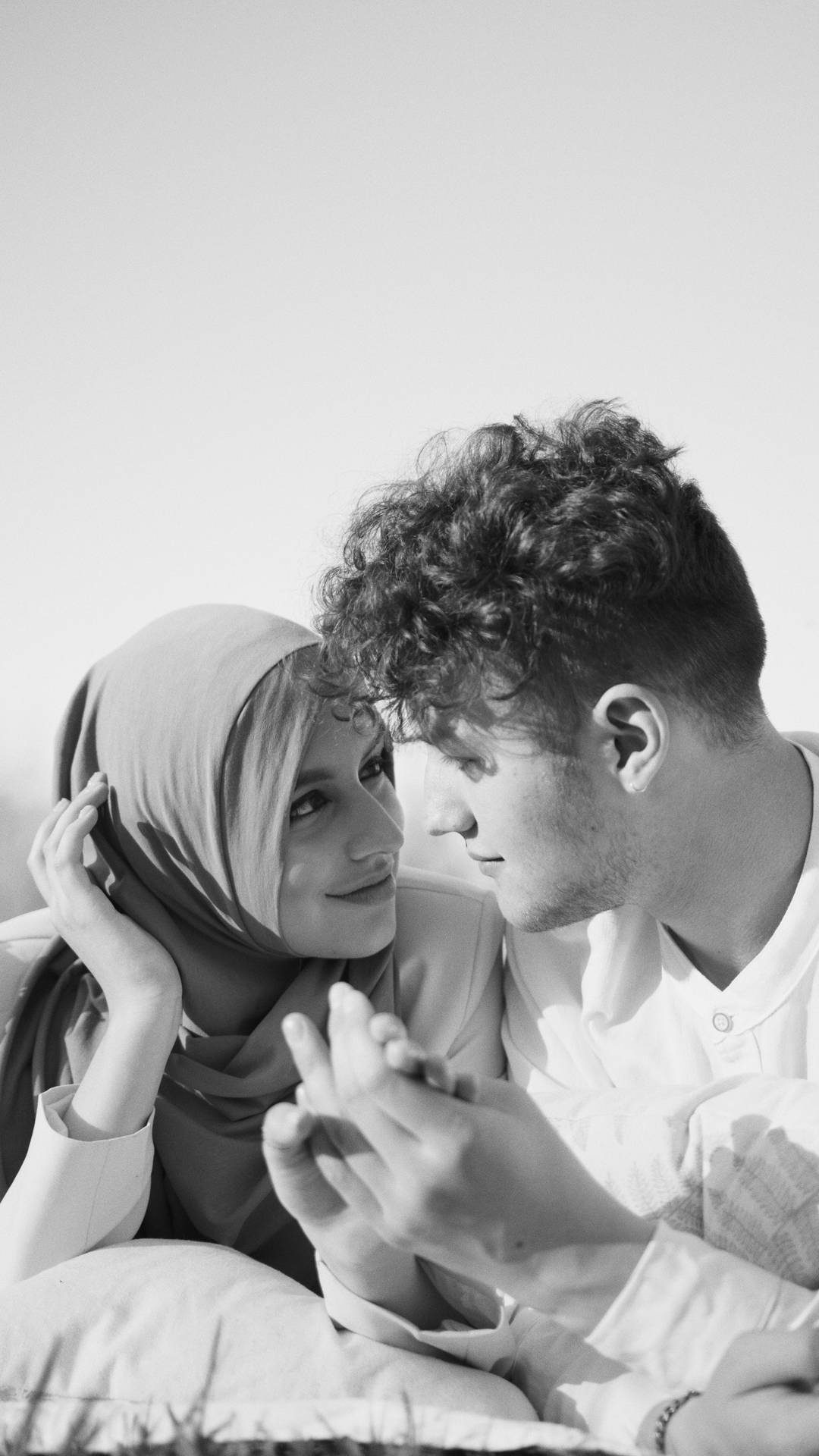 Monochromatic Loving Muslim Couple Background