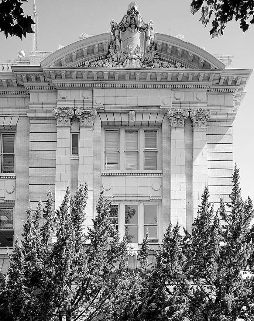 Monochrome Sacramento City Hall Side Background