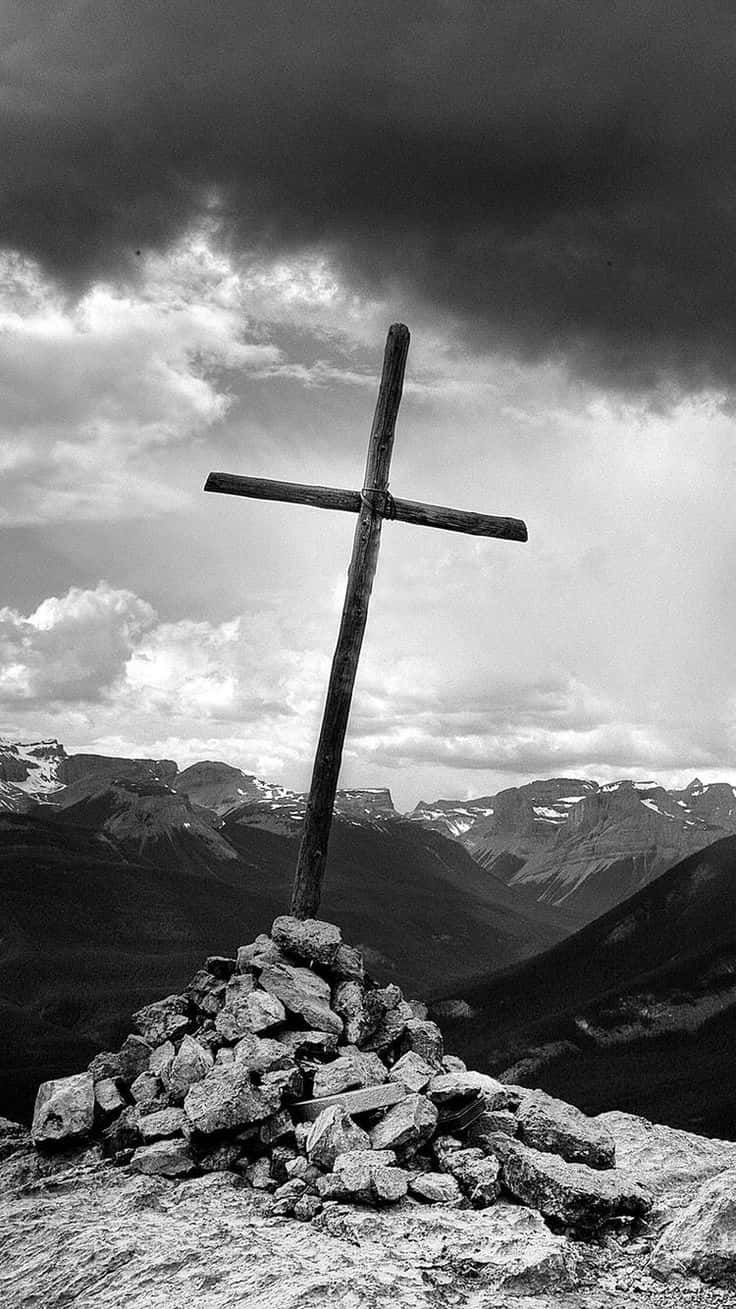 Monochrome Sky Wooden Cross Iphone Background
