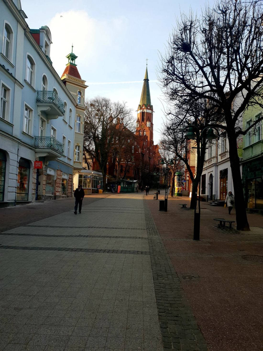 Monte Cassino Street Near The Crooked House Background