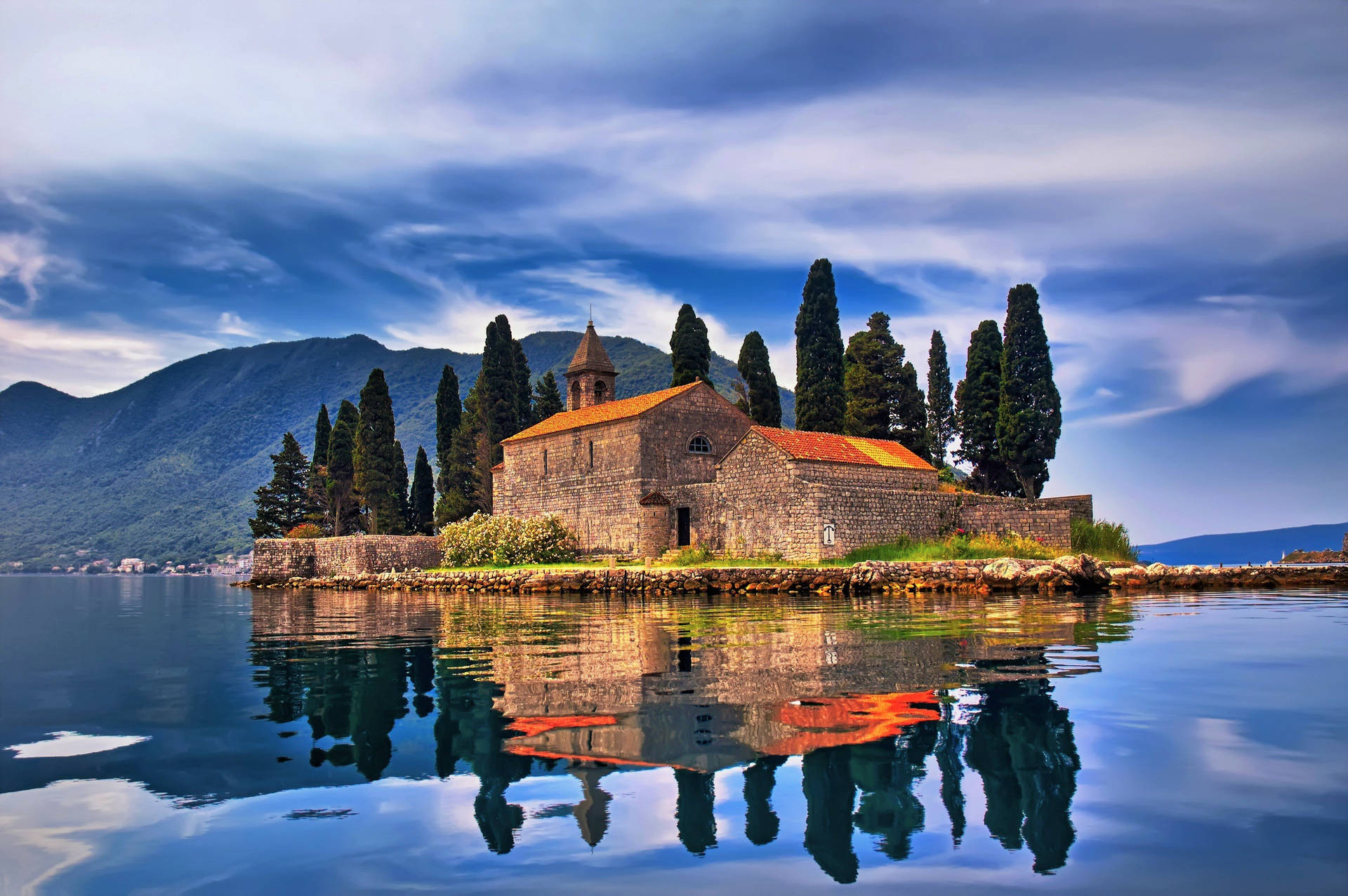Montenegro Lake Island Background