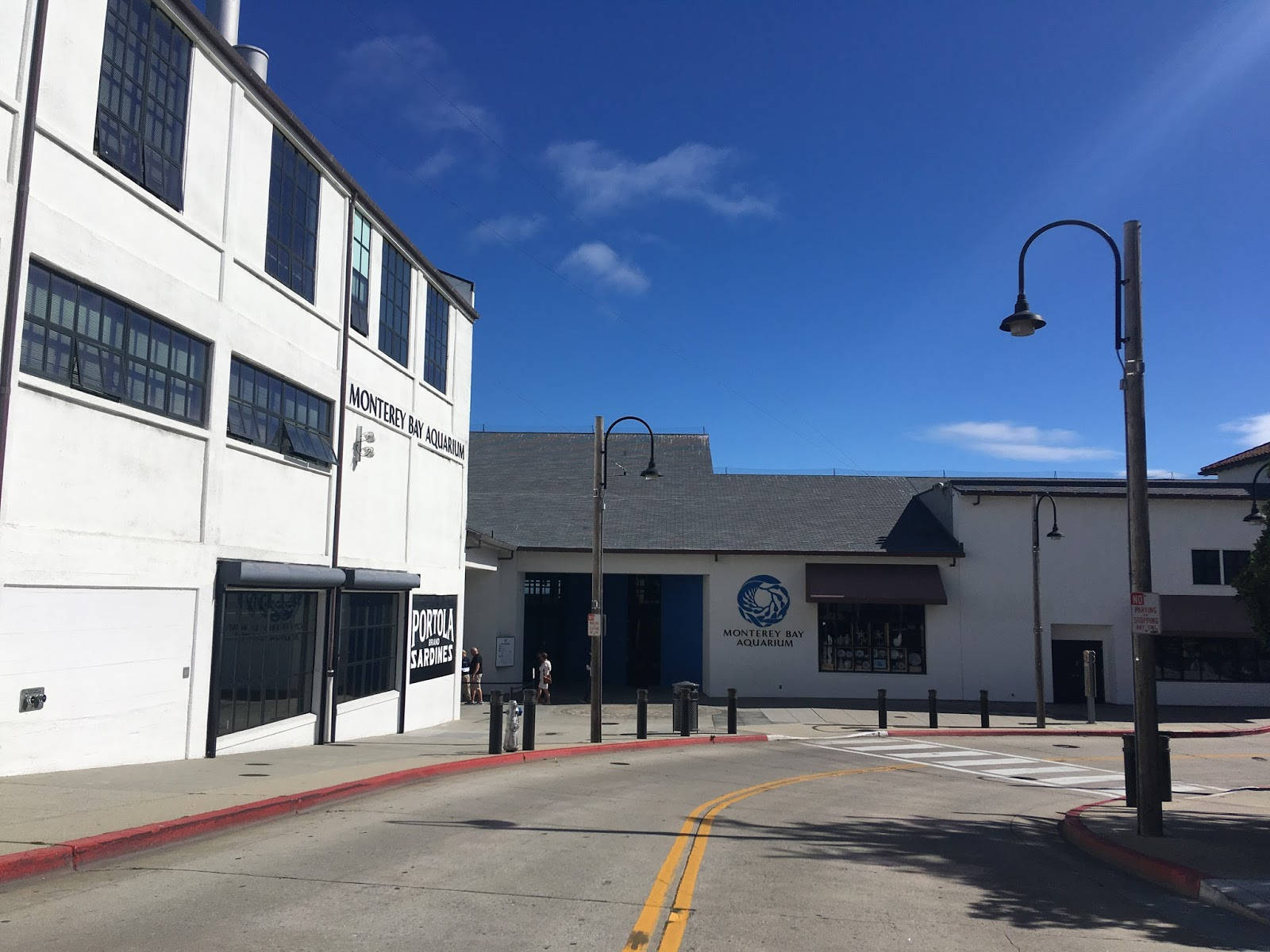 Monterey Bay Aquarium In Cannery Row Background