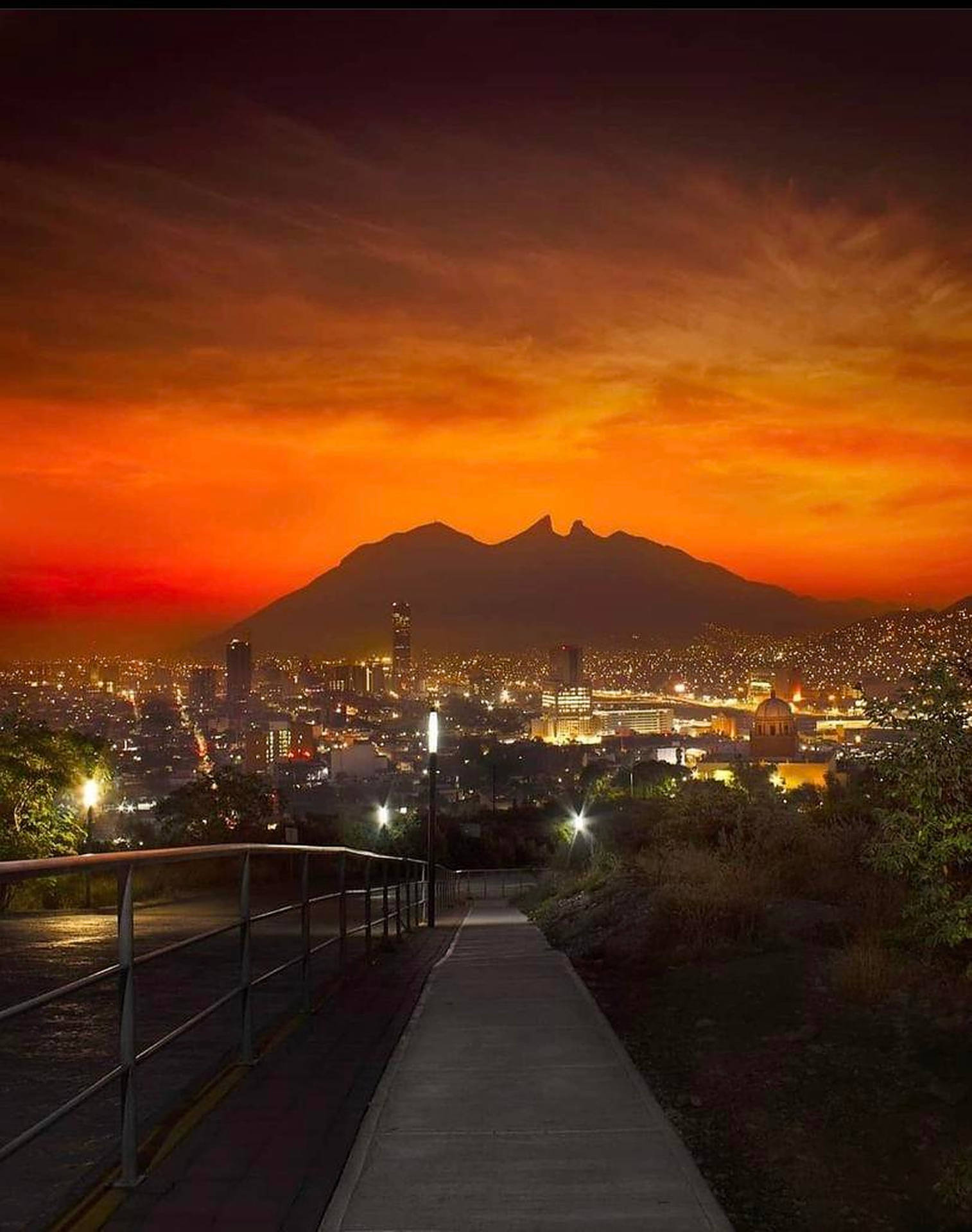 Monterrey Cerro De La Silla Mountain Background