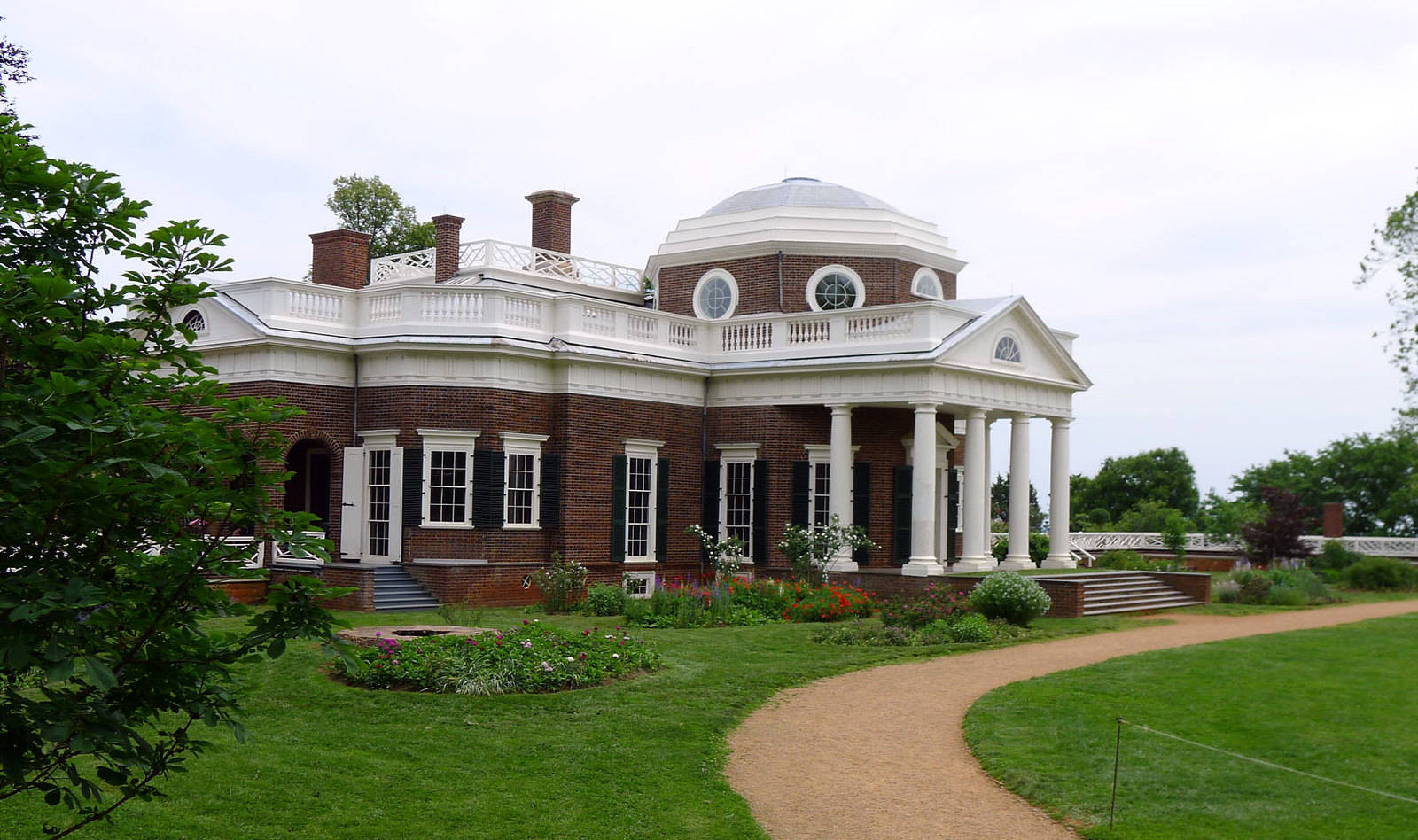 Monticello And Manicured Lawn Background