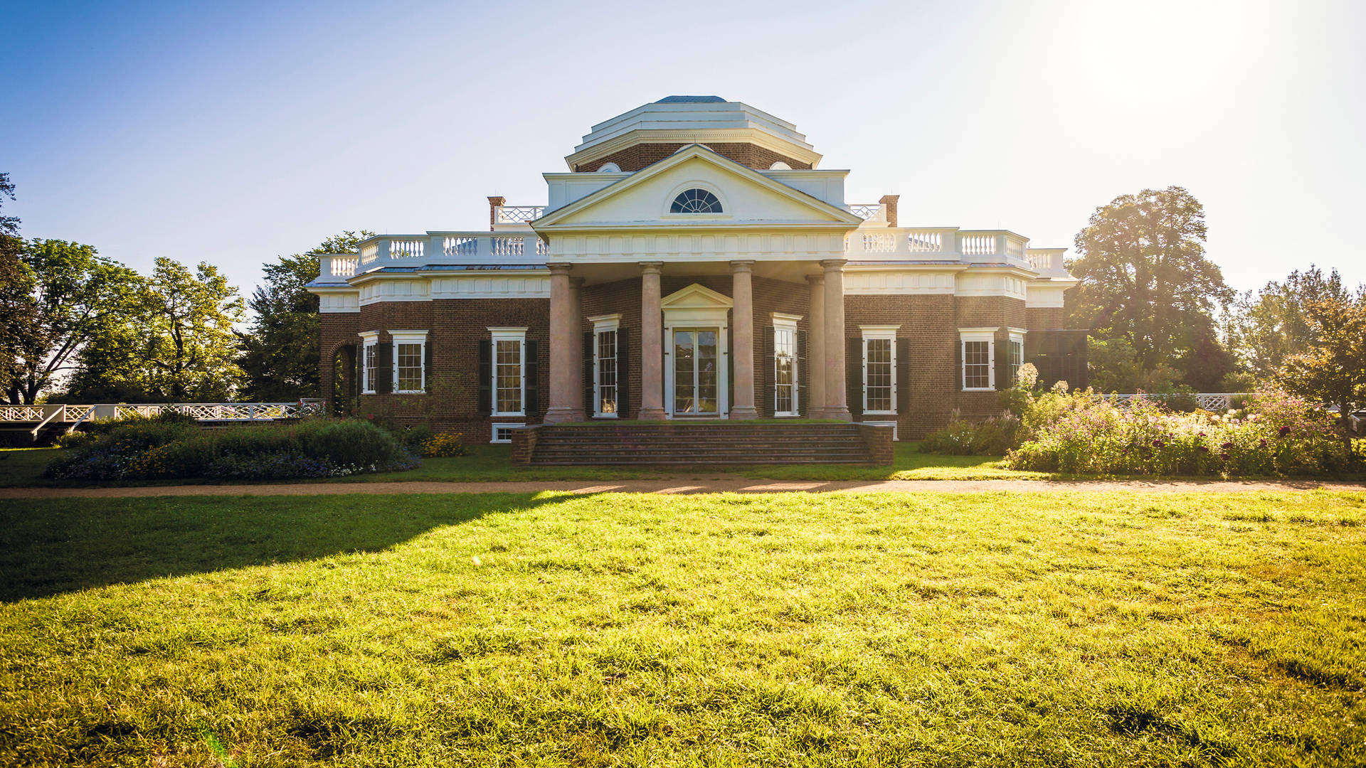 Monticello At Noon Background