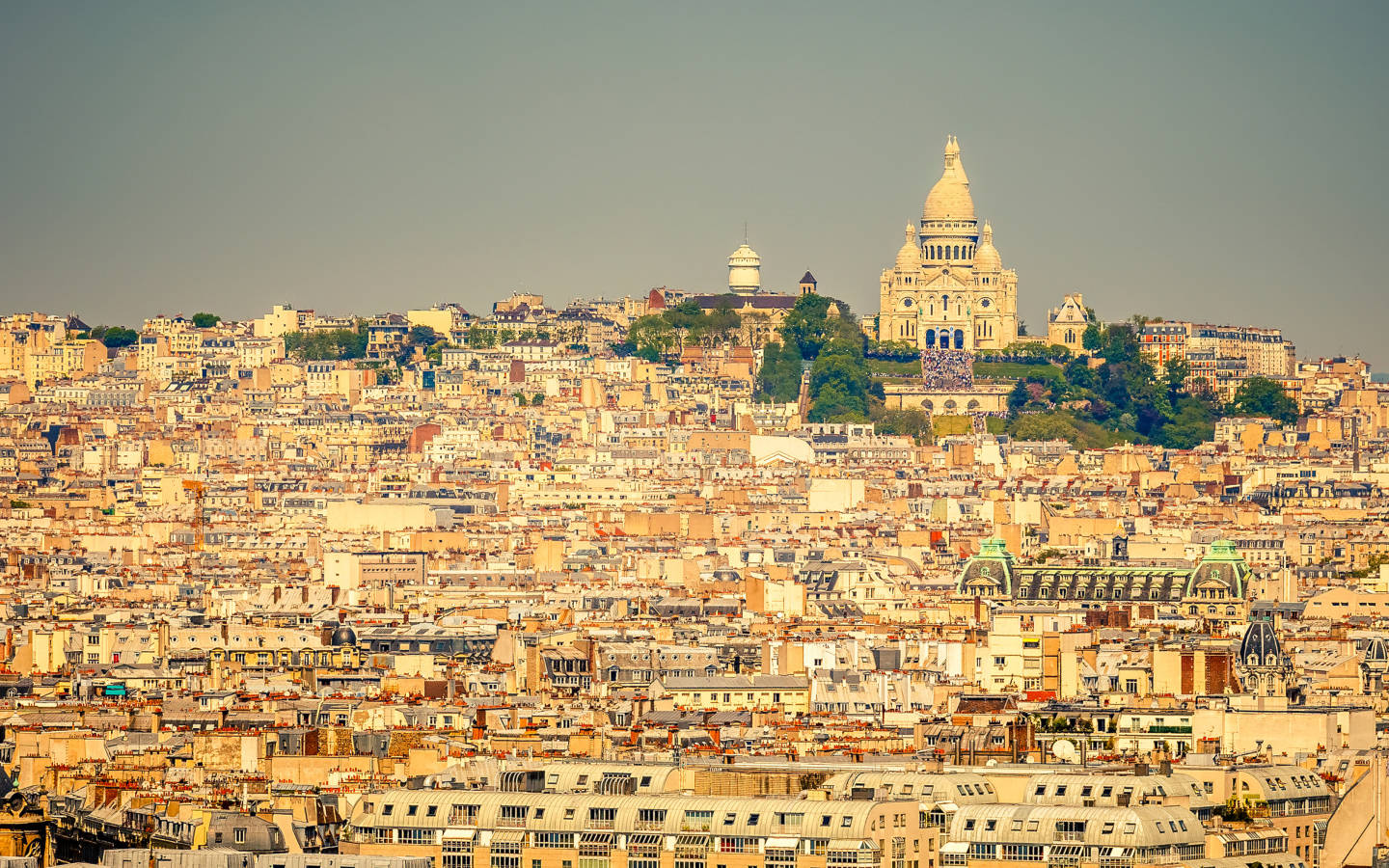 Montmartre With Sacre Coeur View Background