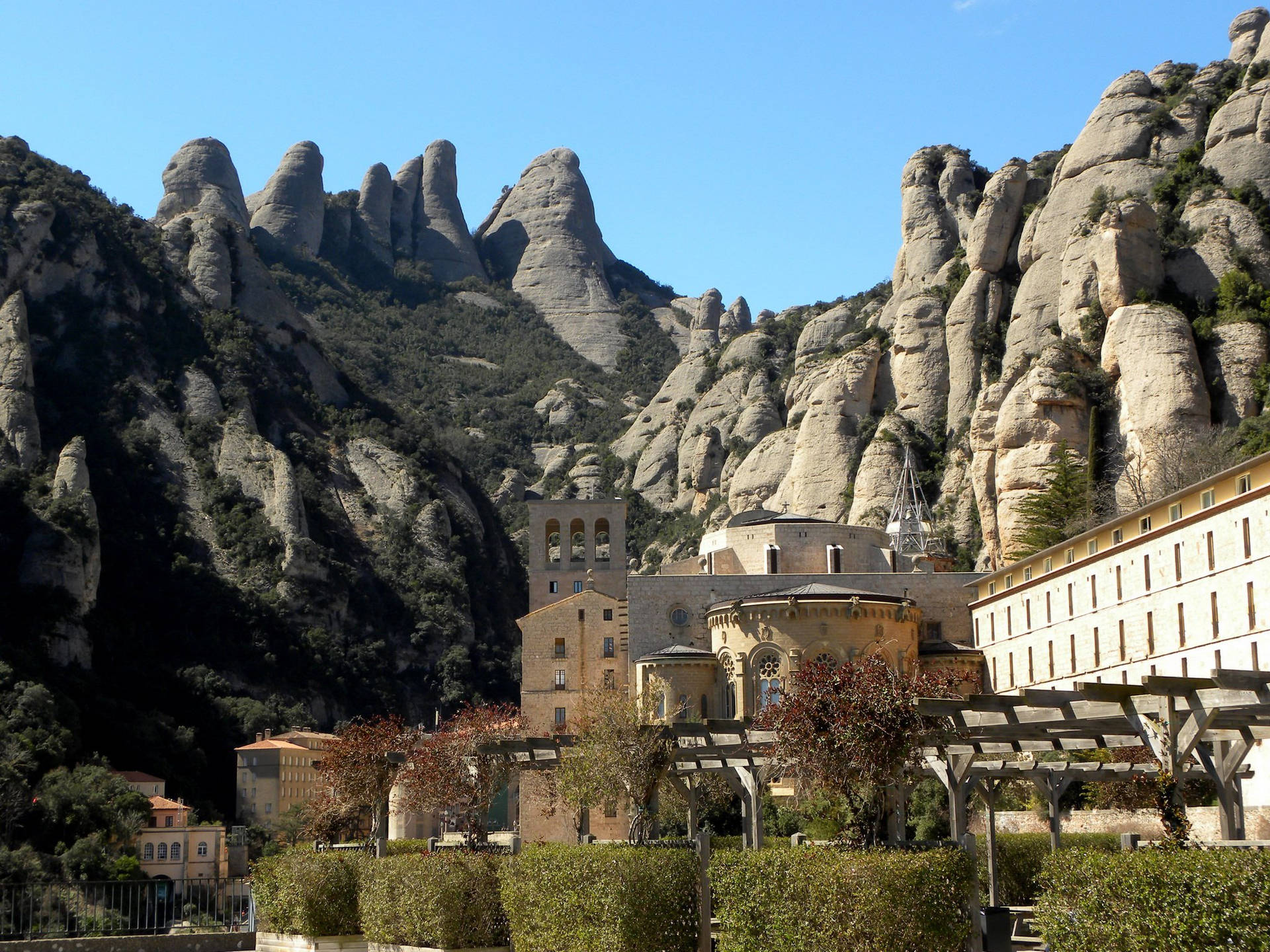 Montserrat Clear Mountains Background