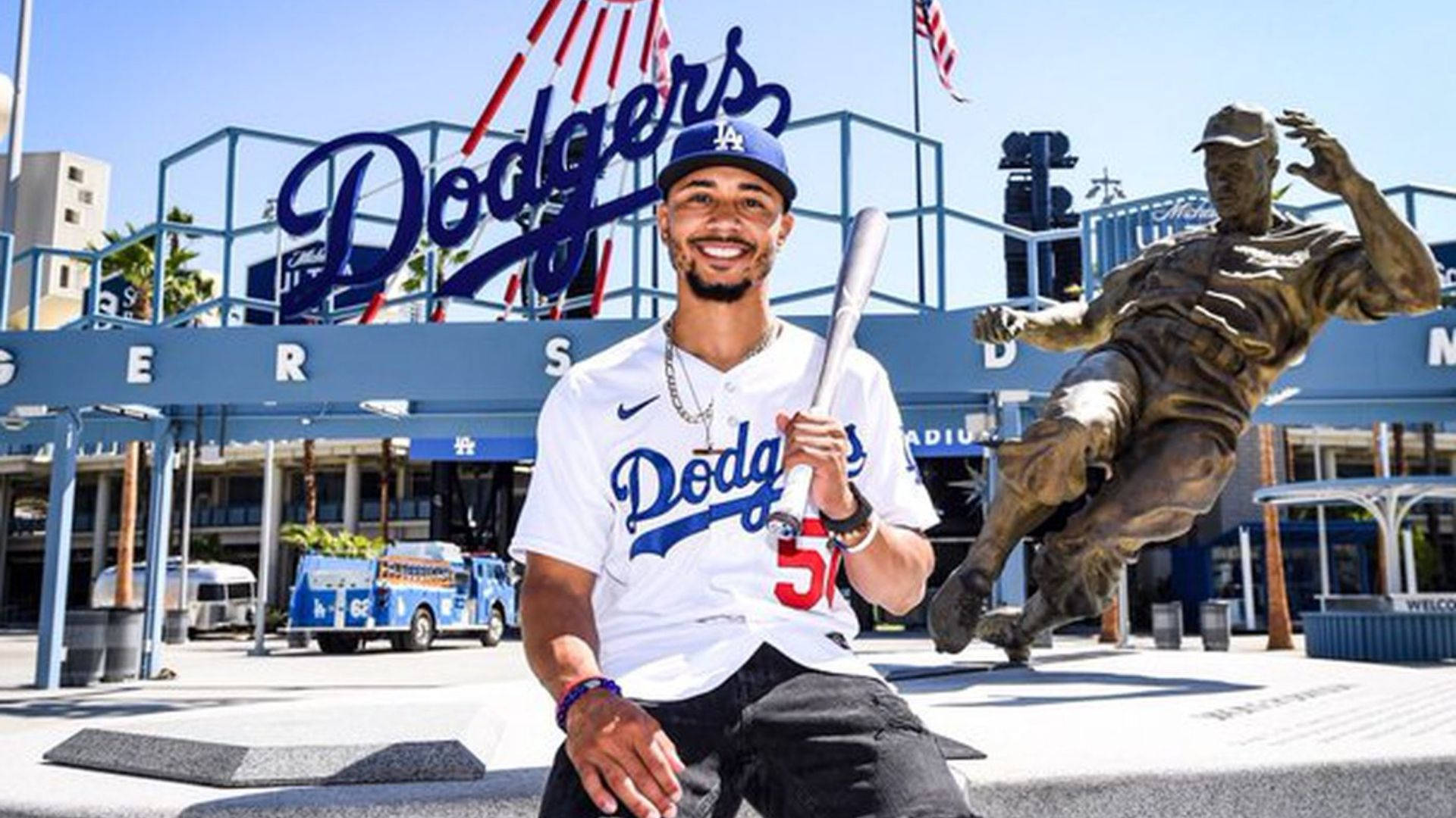 Mookie Betts In Dodgers Background