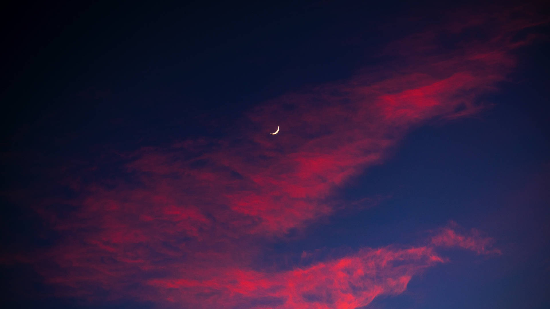 Moonlight 4k With Red Clouds Background