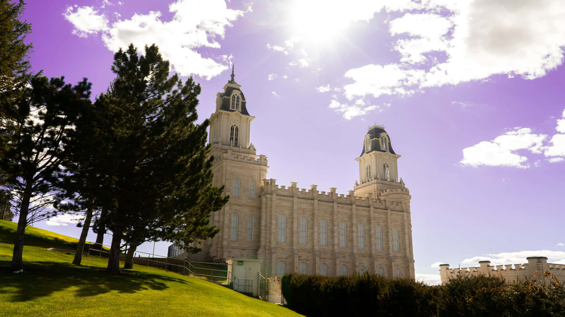 Mormon Temple Hill In Manti Utah Background