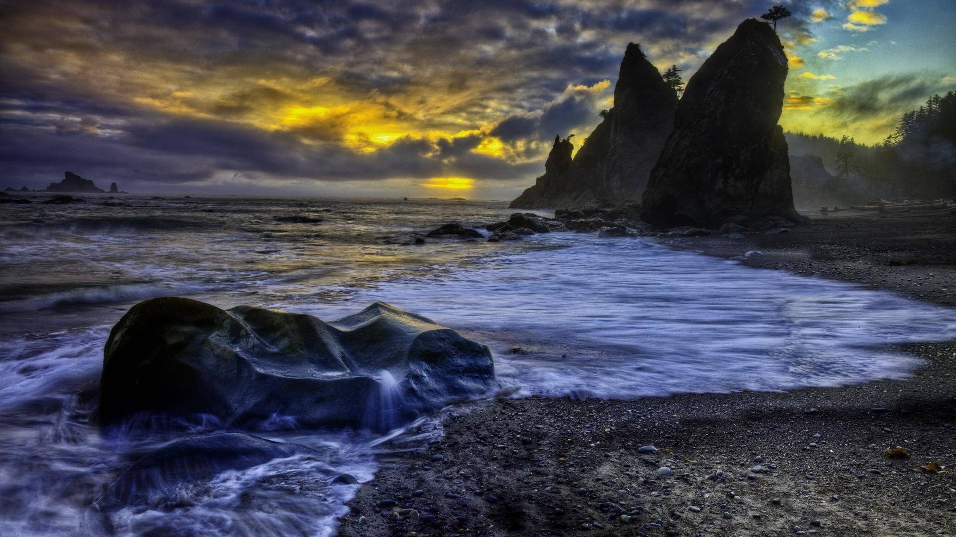 Morning Foamy Sea Background