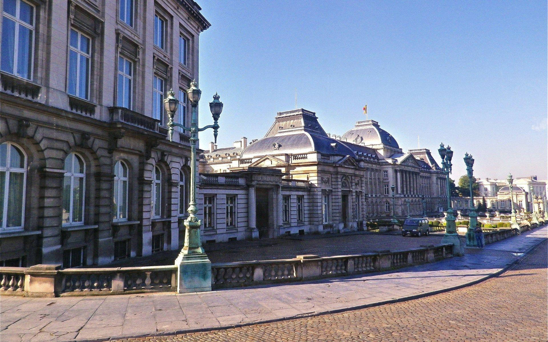 Morning Walk Brussels Background