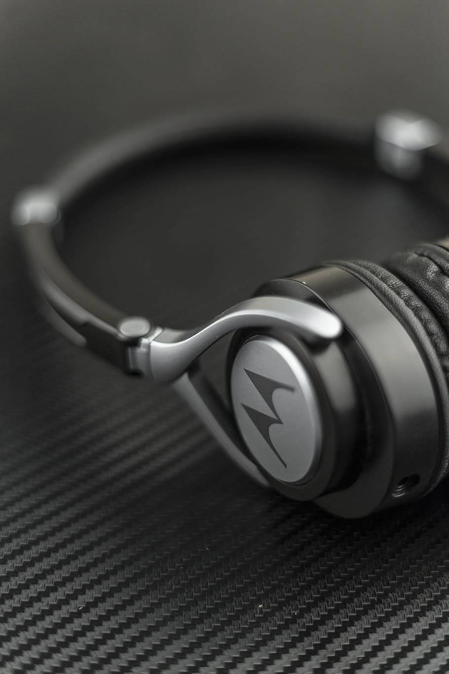 Motorola Black Headphones Background