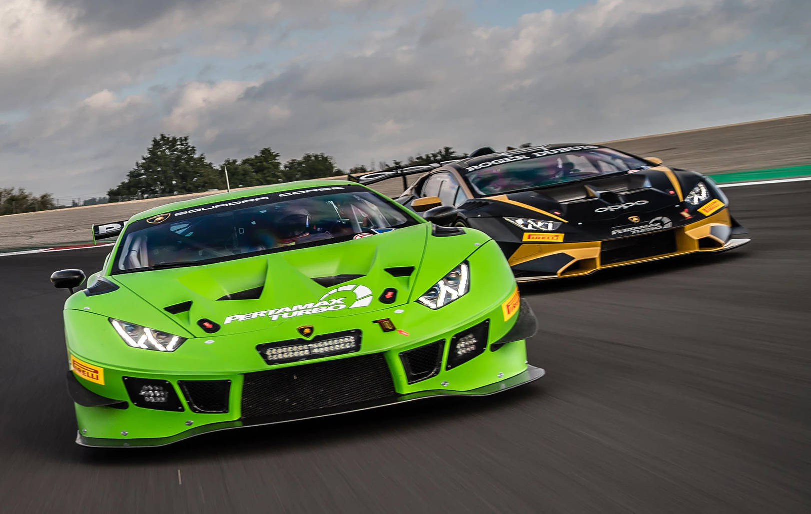 Motorsports Racing Green Lamborghini Huracán Background