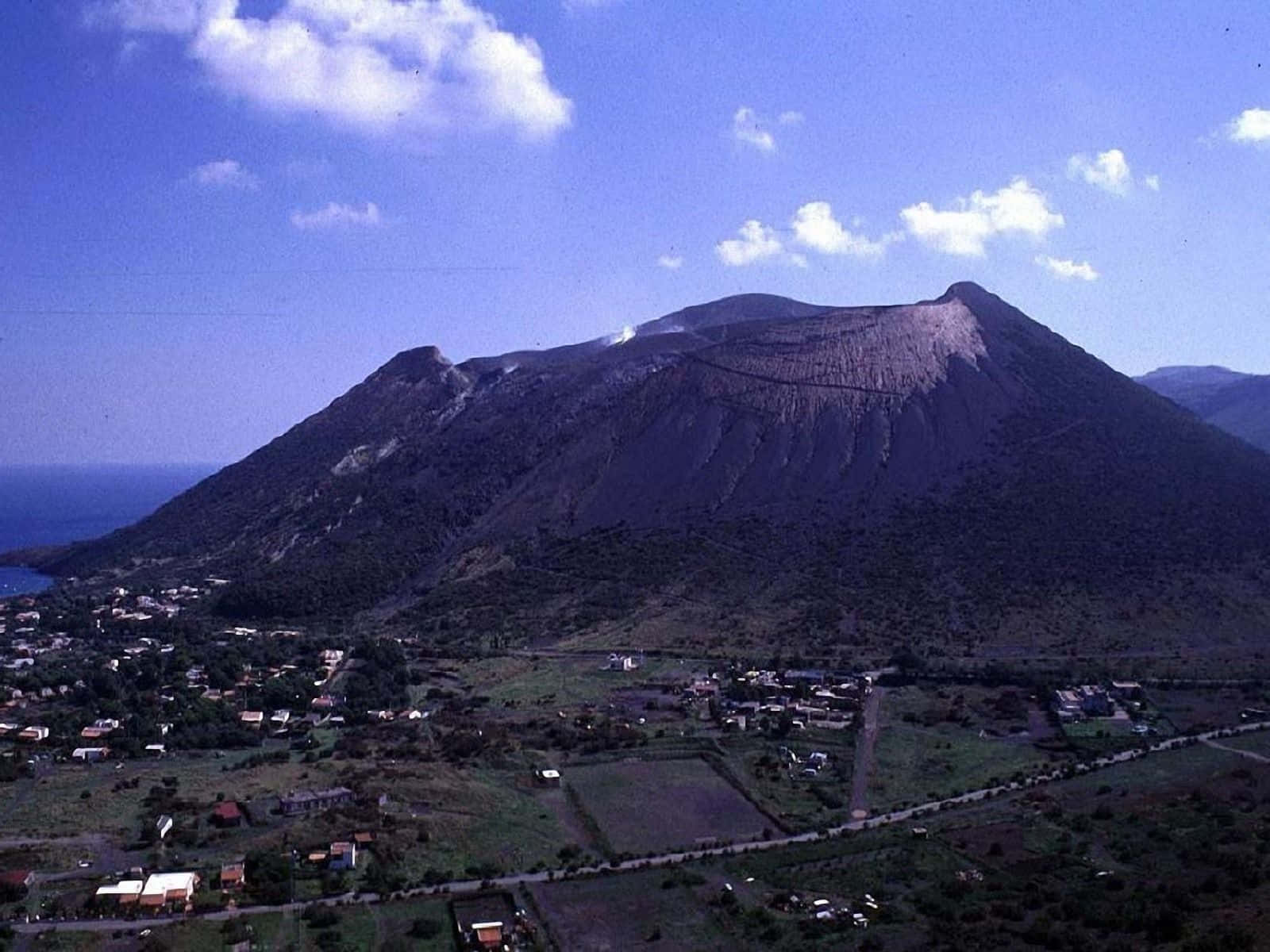 Mount Vesuvio Close Up Scenery Background