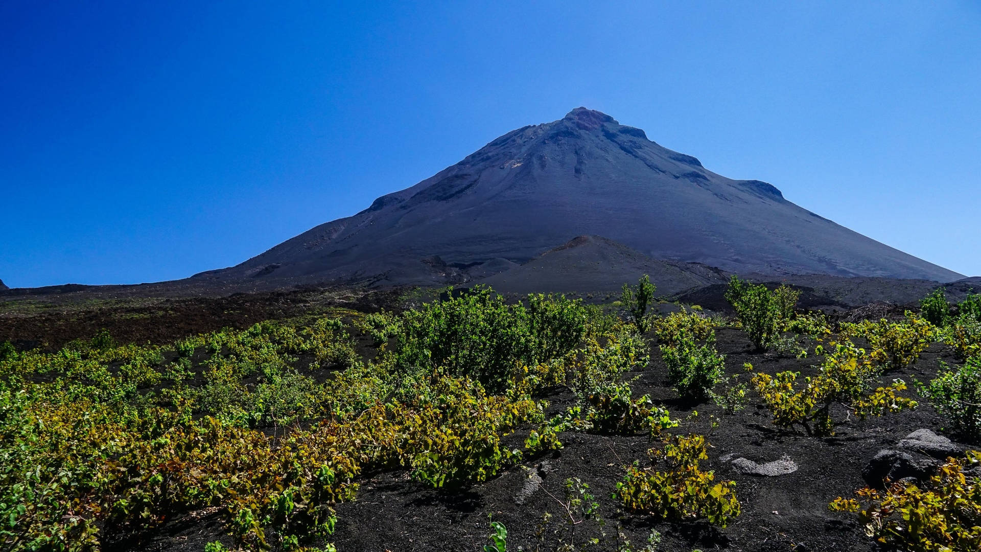 Mountain In Cape Verde Background