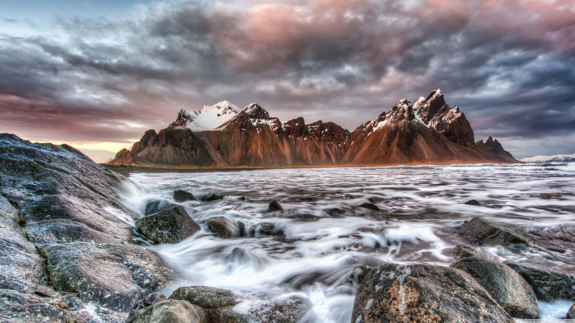 Mountain Range In Iceland Desktop