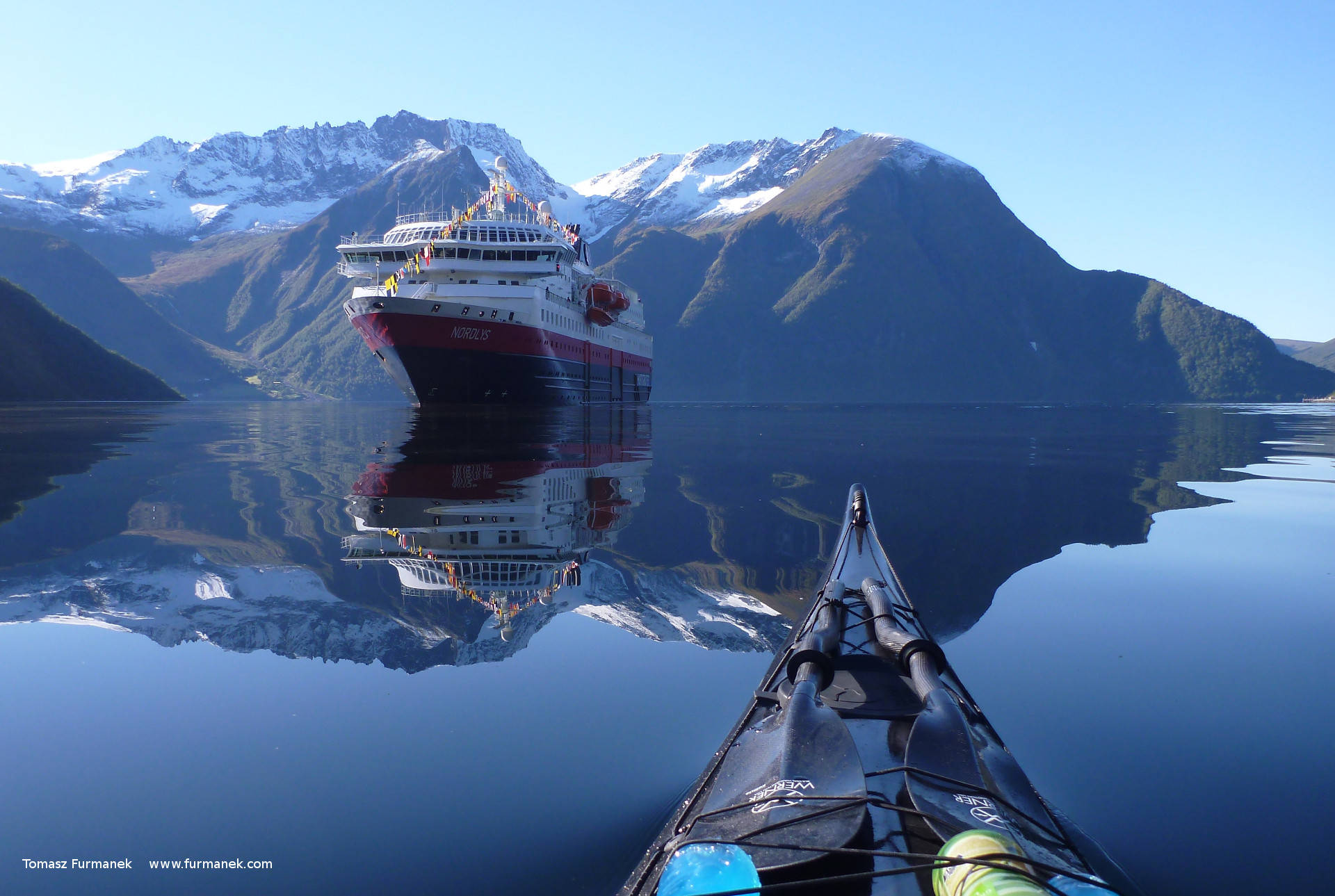 Mountain Range View While Kayaking Background