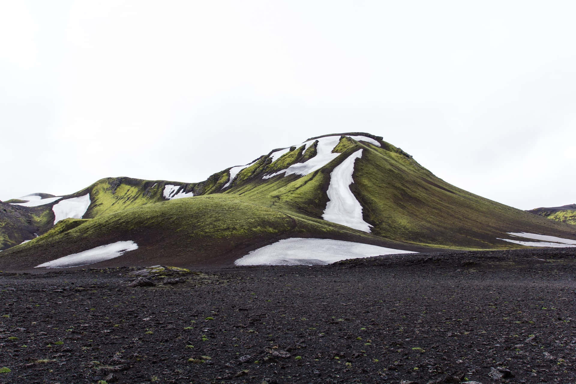 Mountain With Snow In Iceland Desktop