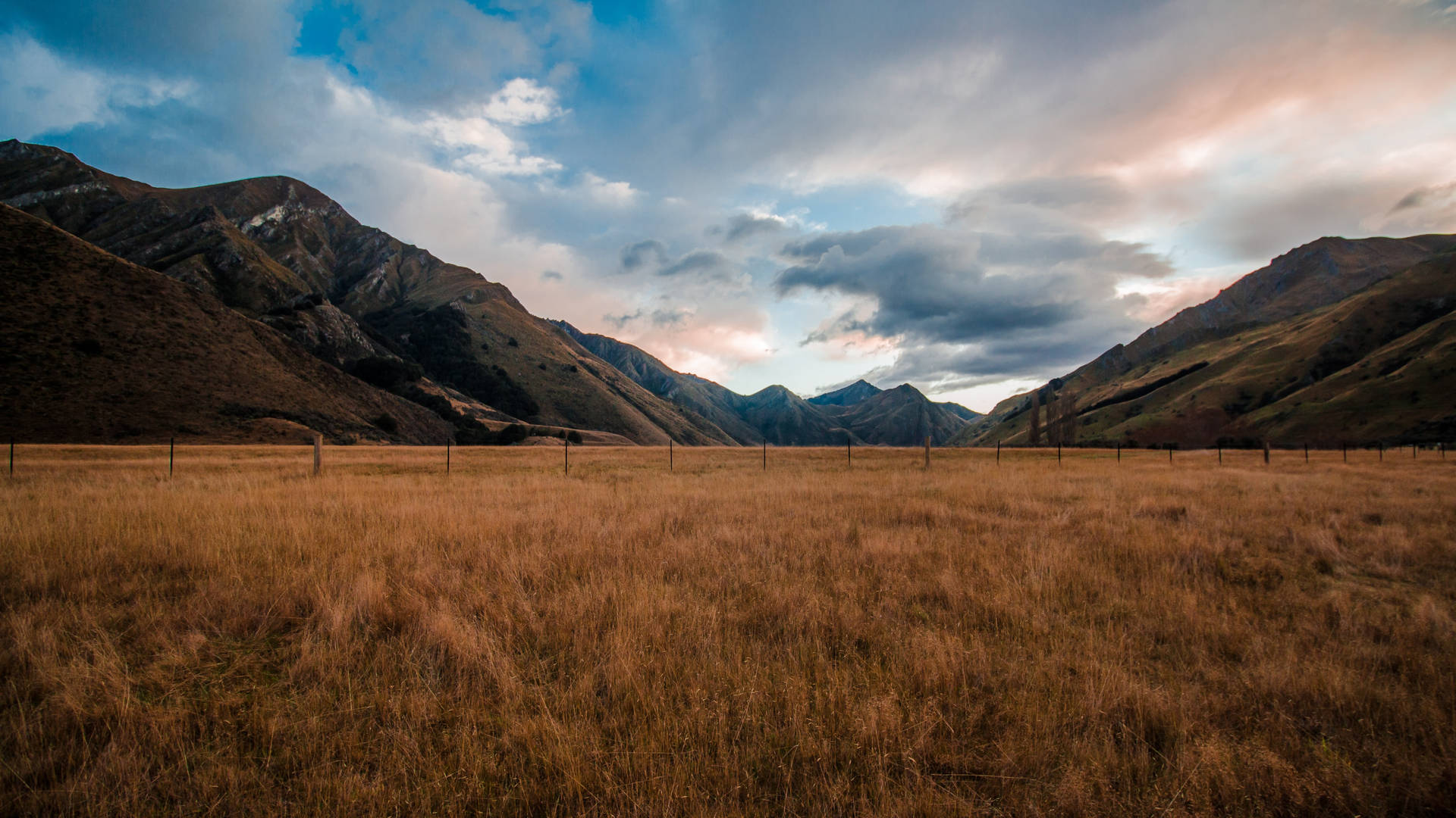 Mountainside Dry Field Hd Landscape Desktop