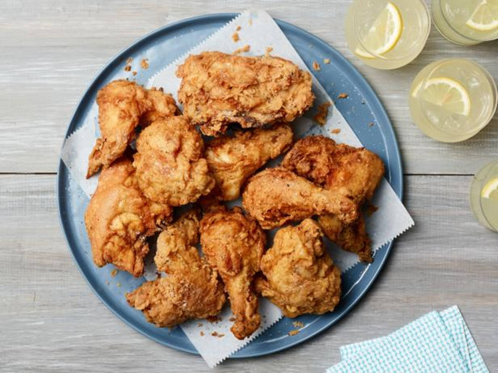 Mouth-watering Buttermilk Chicken Delight Background