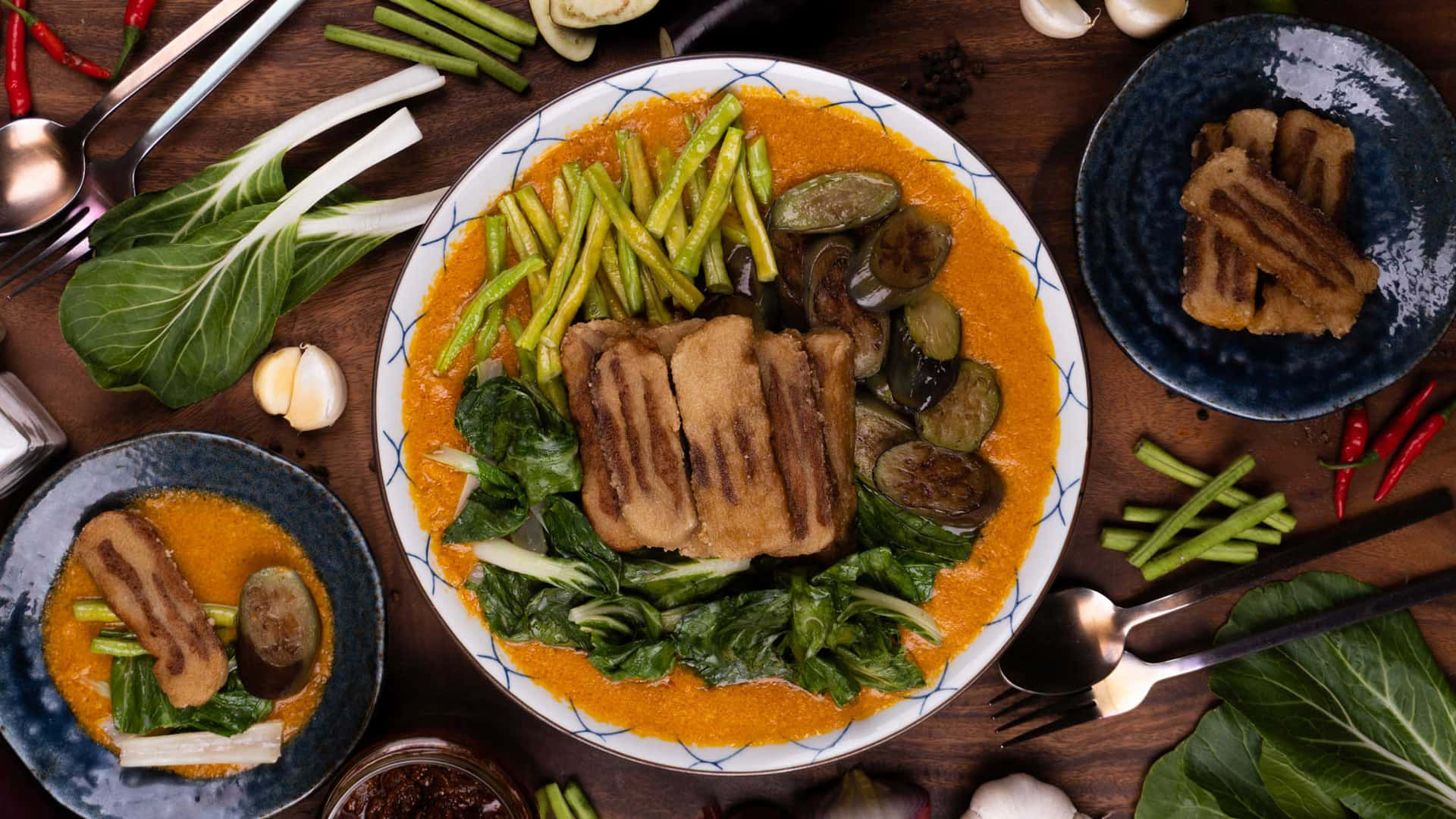 Mouth-watering Kare-kare On A Platter Background