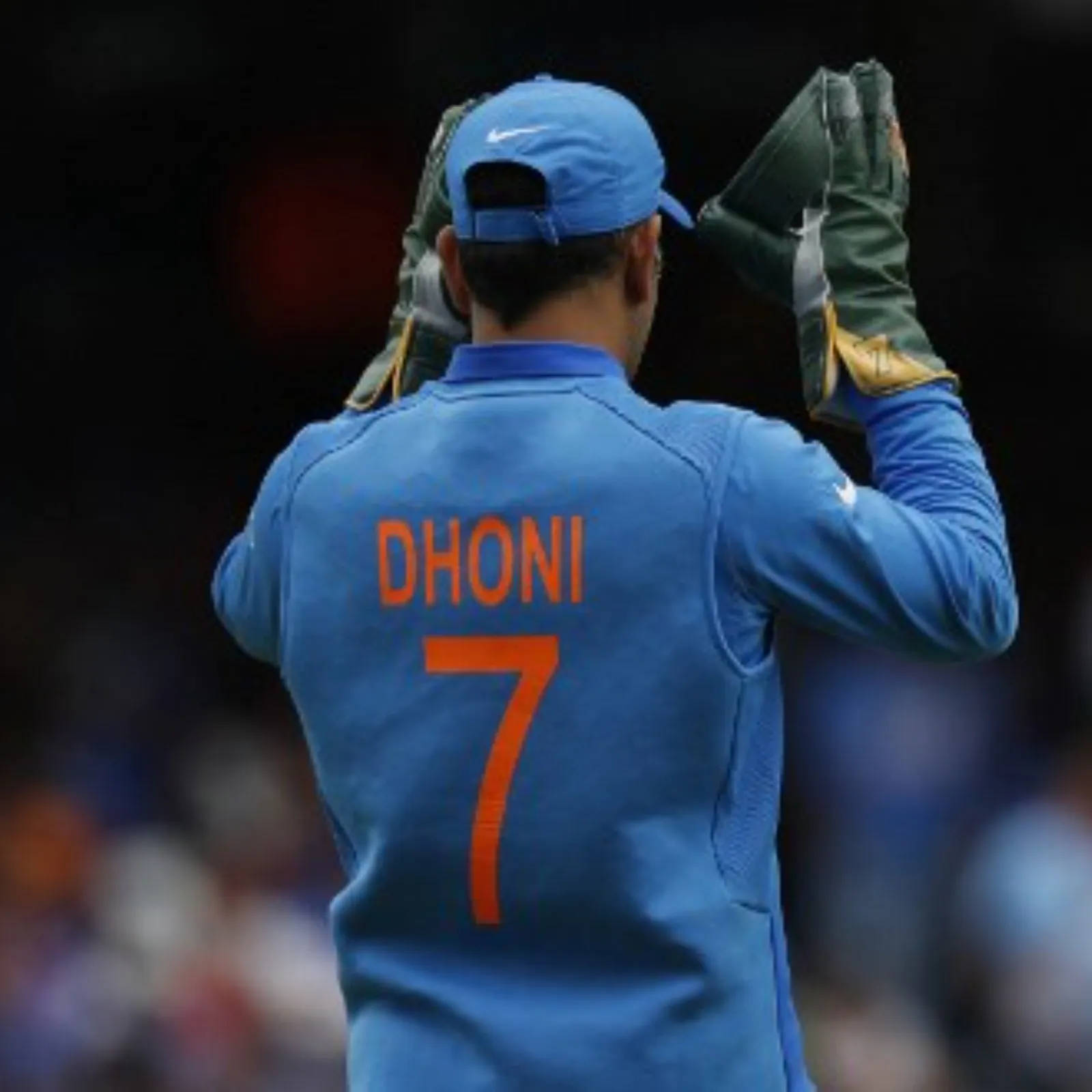 Ms Dhoni 7 Raises Hands Background