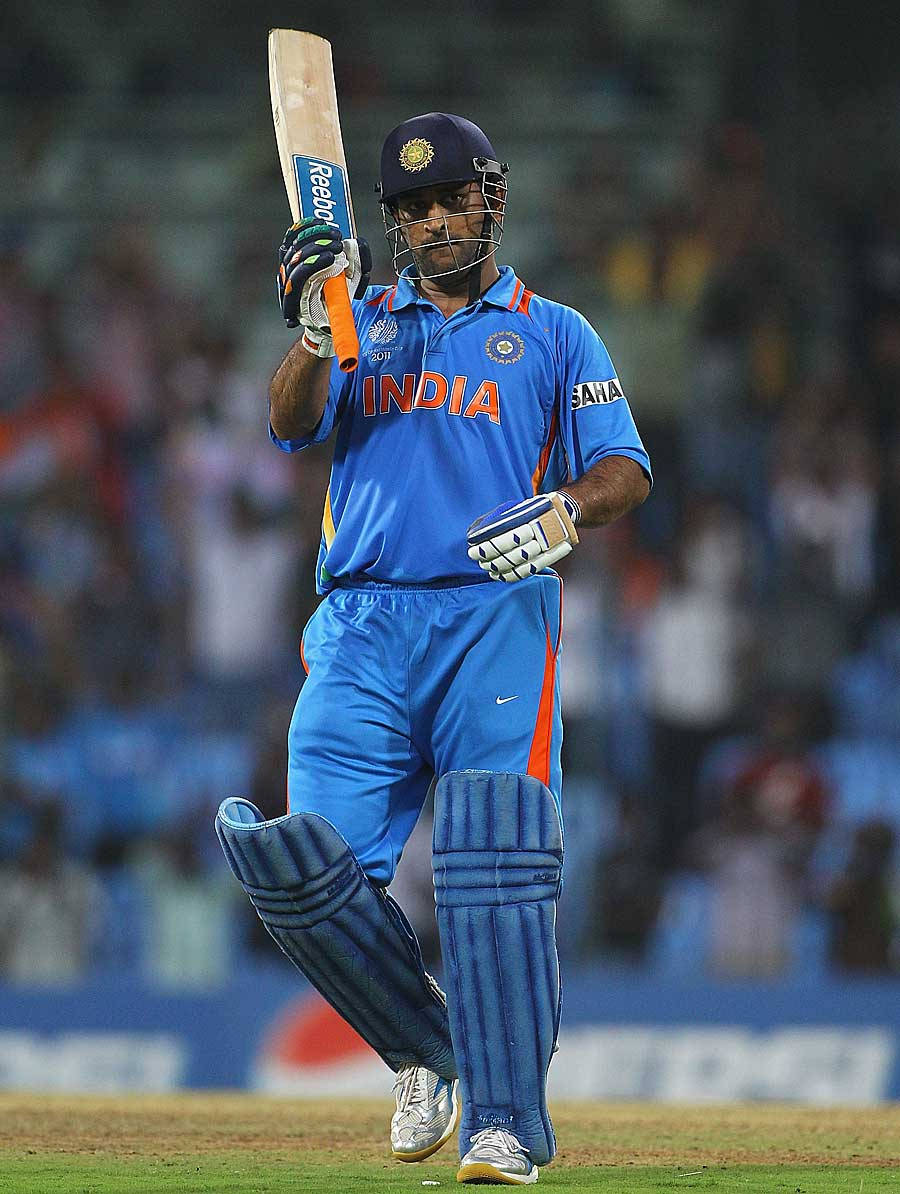 Ms Dhoni Full Cricket Gear Background