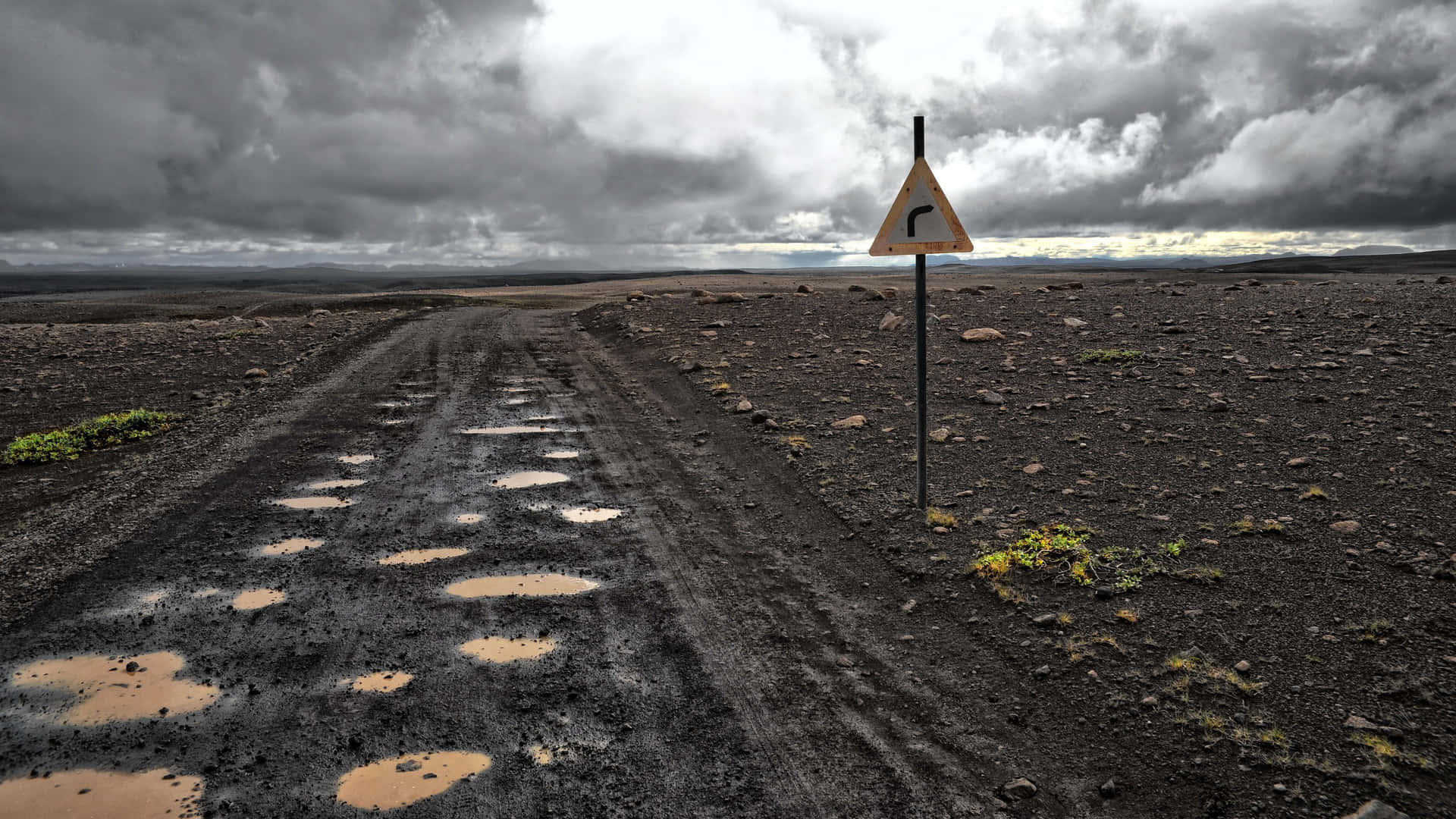 Mud Traffic Street Sign