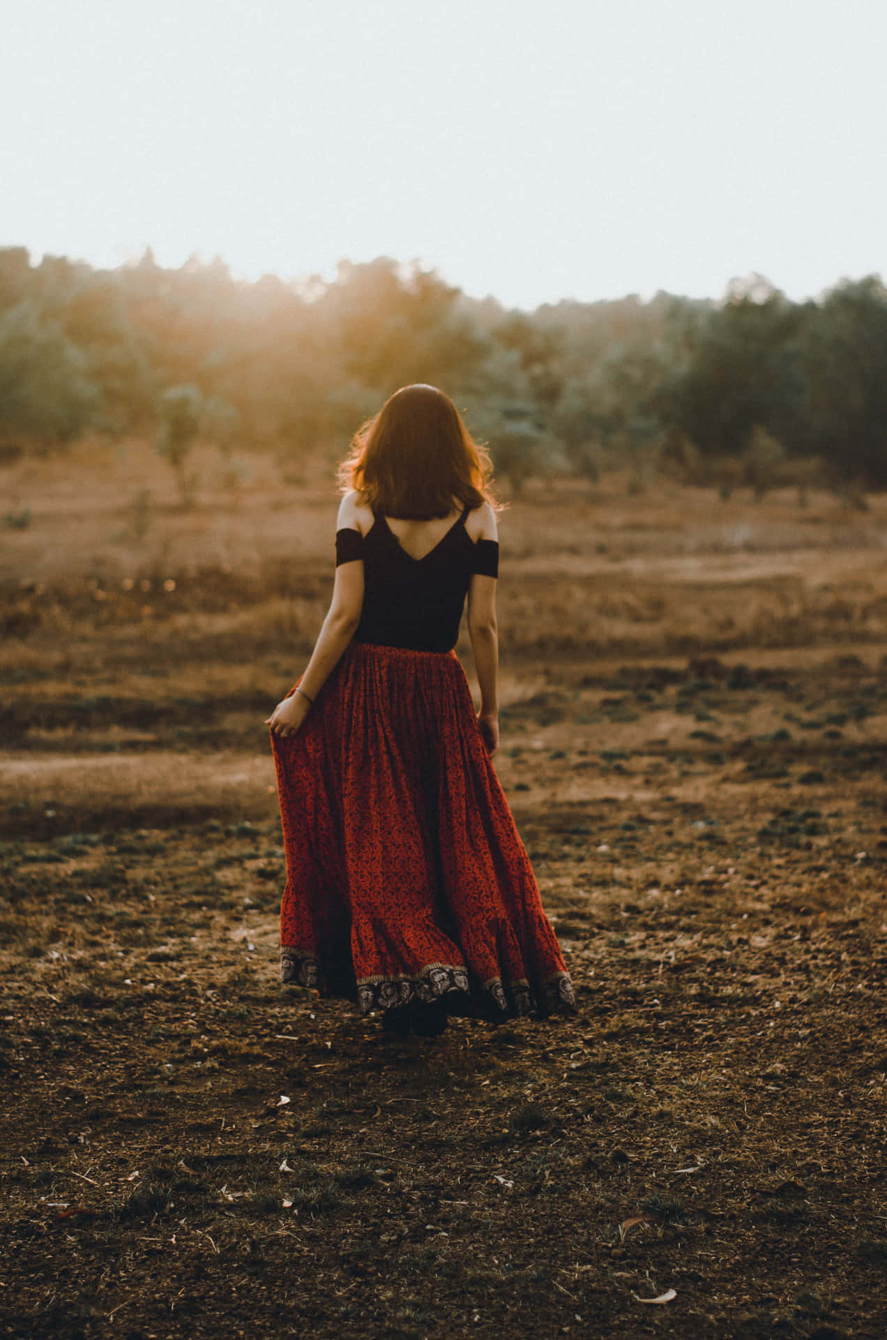 Mujer Soltera Facing The Sunlight