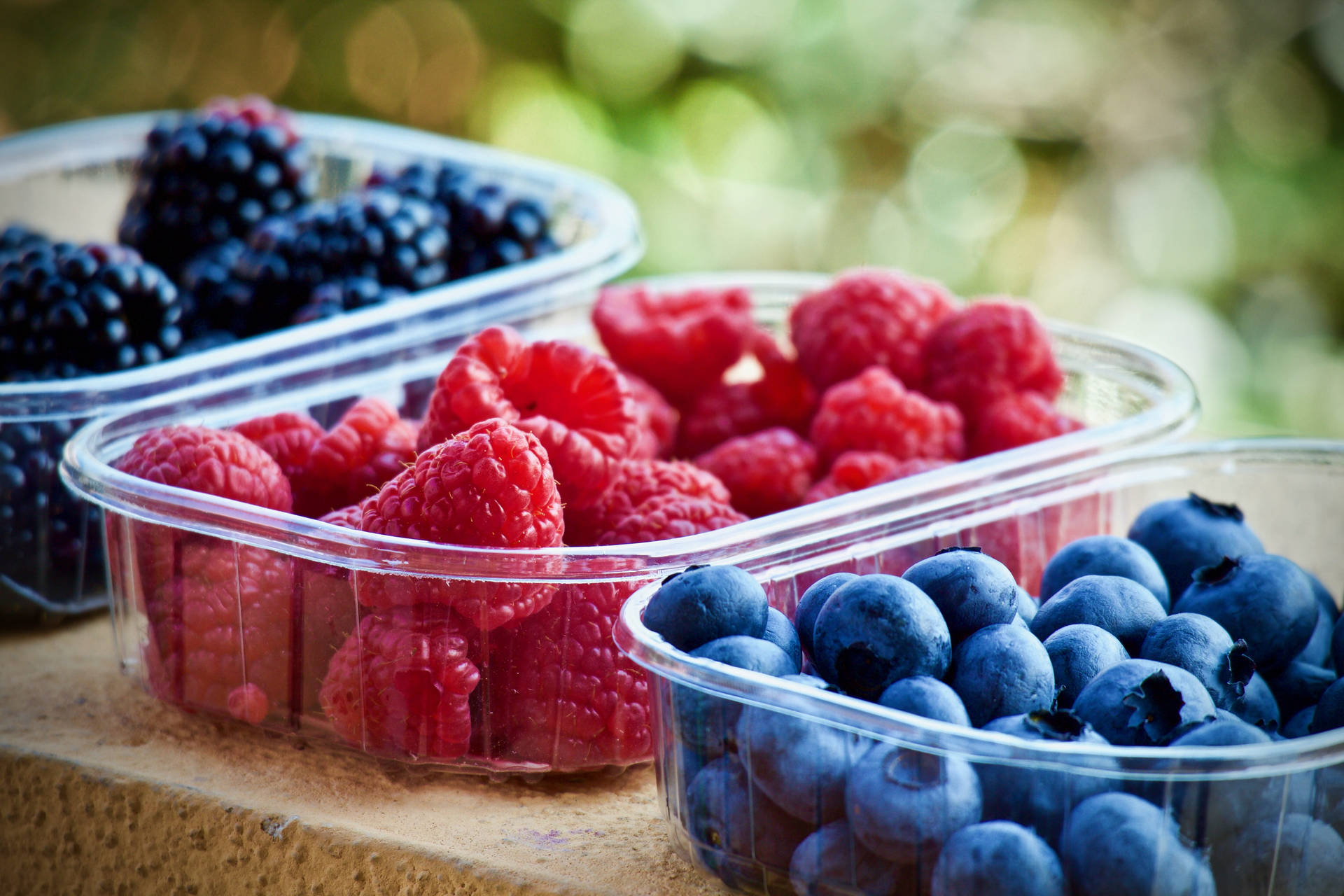 Mulberry Strawberry And Blackberry Fruits Background