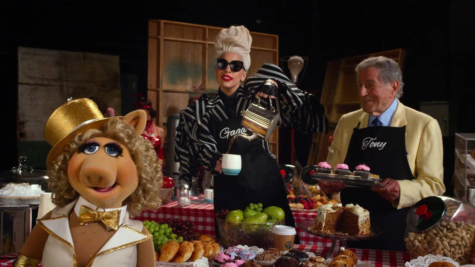 Muppets Most Wanted Tony Bennett And Lady Gaga Background