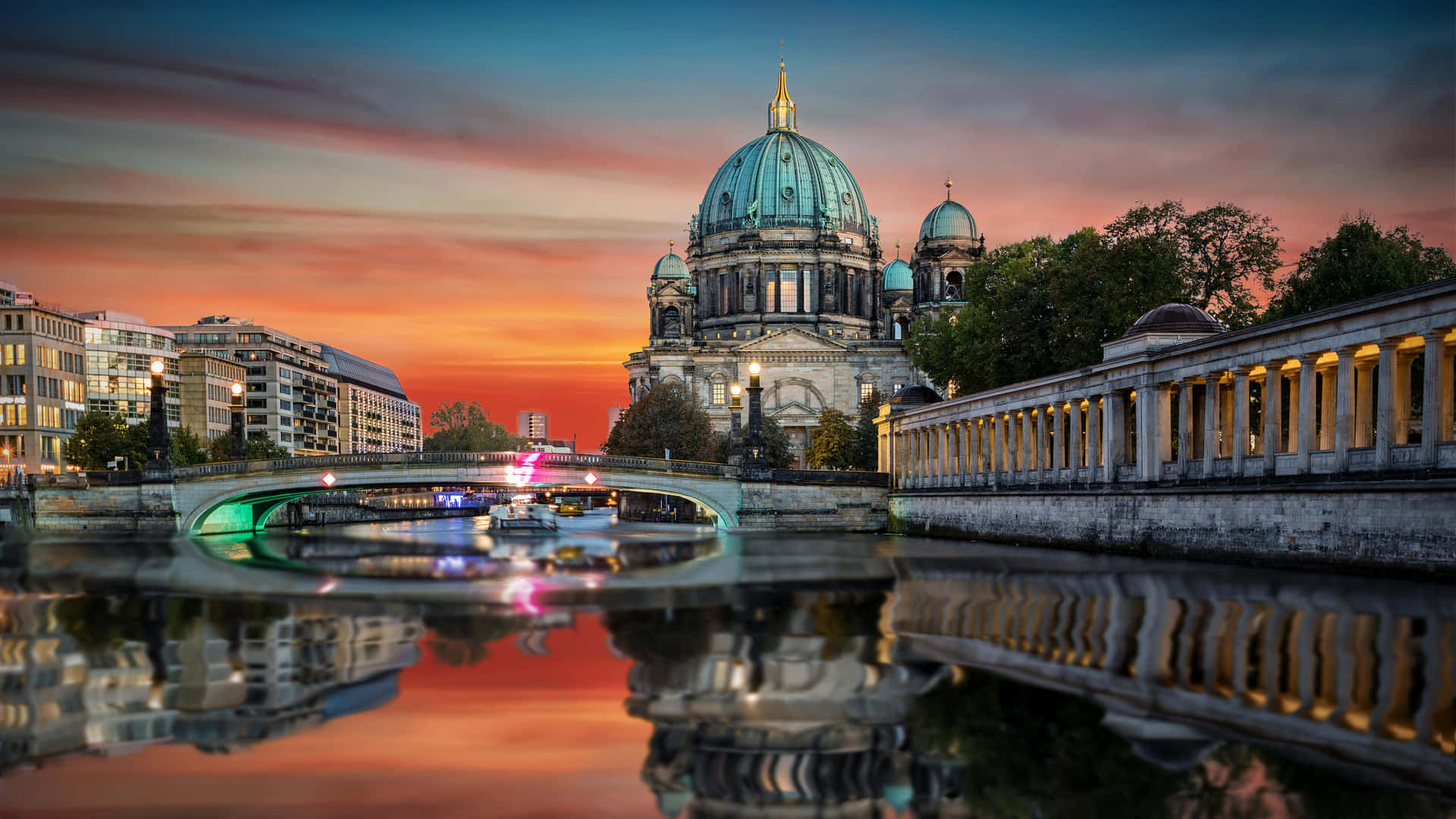 Museum Island Dramatic Sunset Photo Background