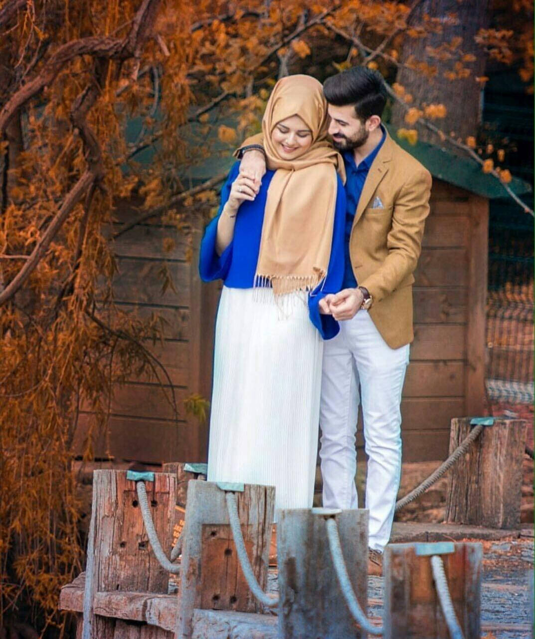 Muslim Couple Autumn Photoshoot