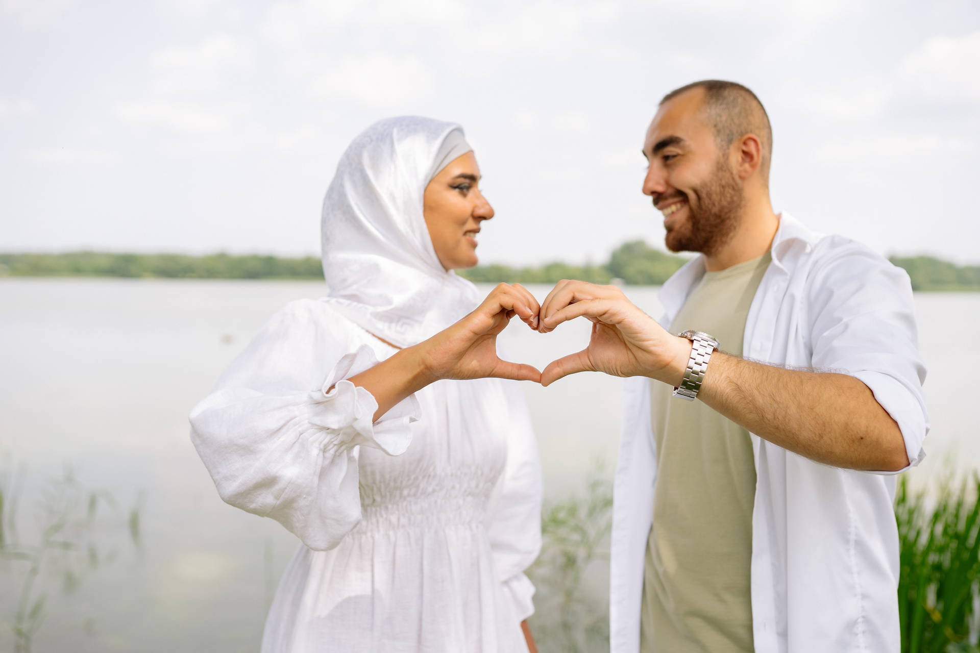 Muslim Couple Heart Symbol Pose Background