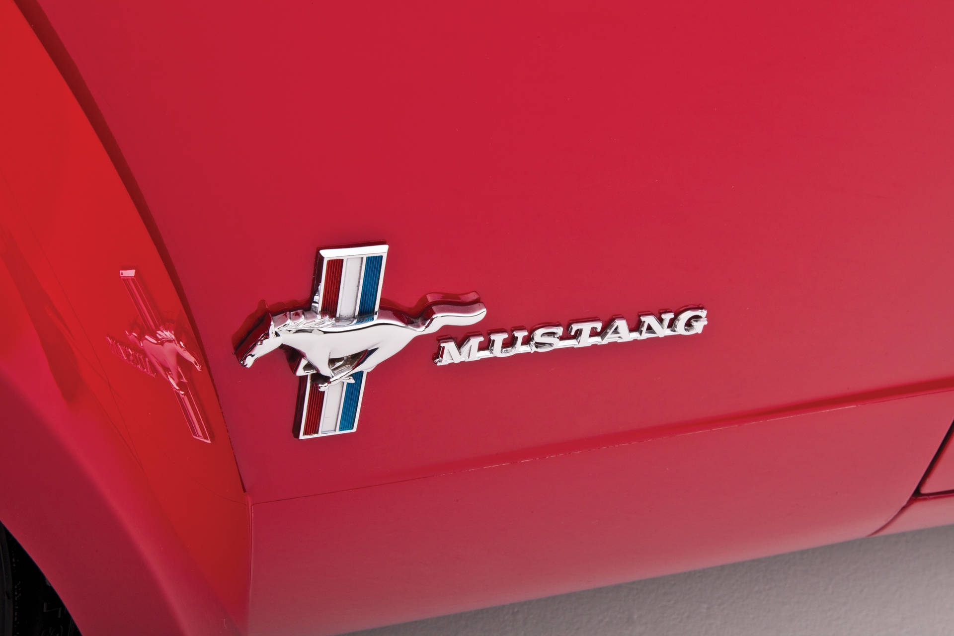 Mustang Hd Zoomed-in Logo Background