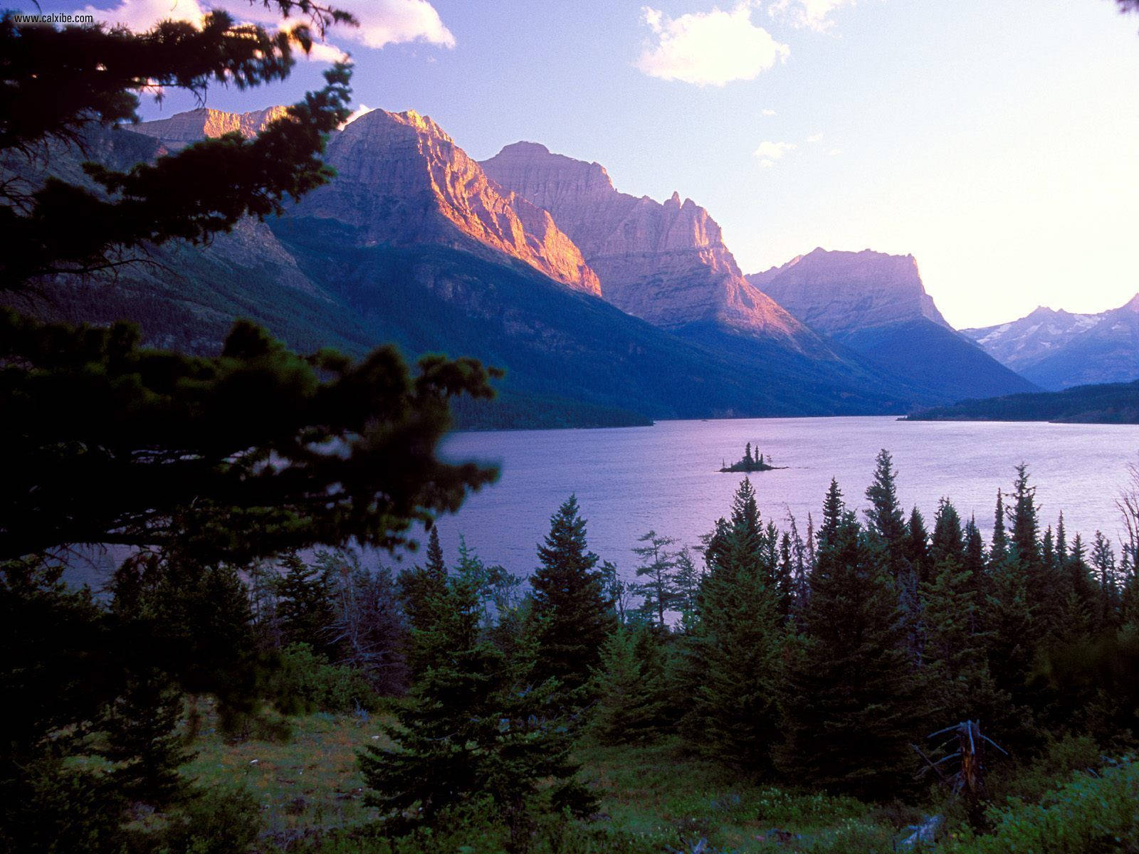 Muted Light At Glacier National Park Background