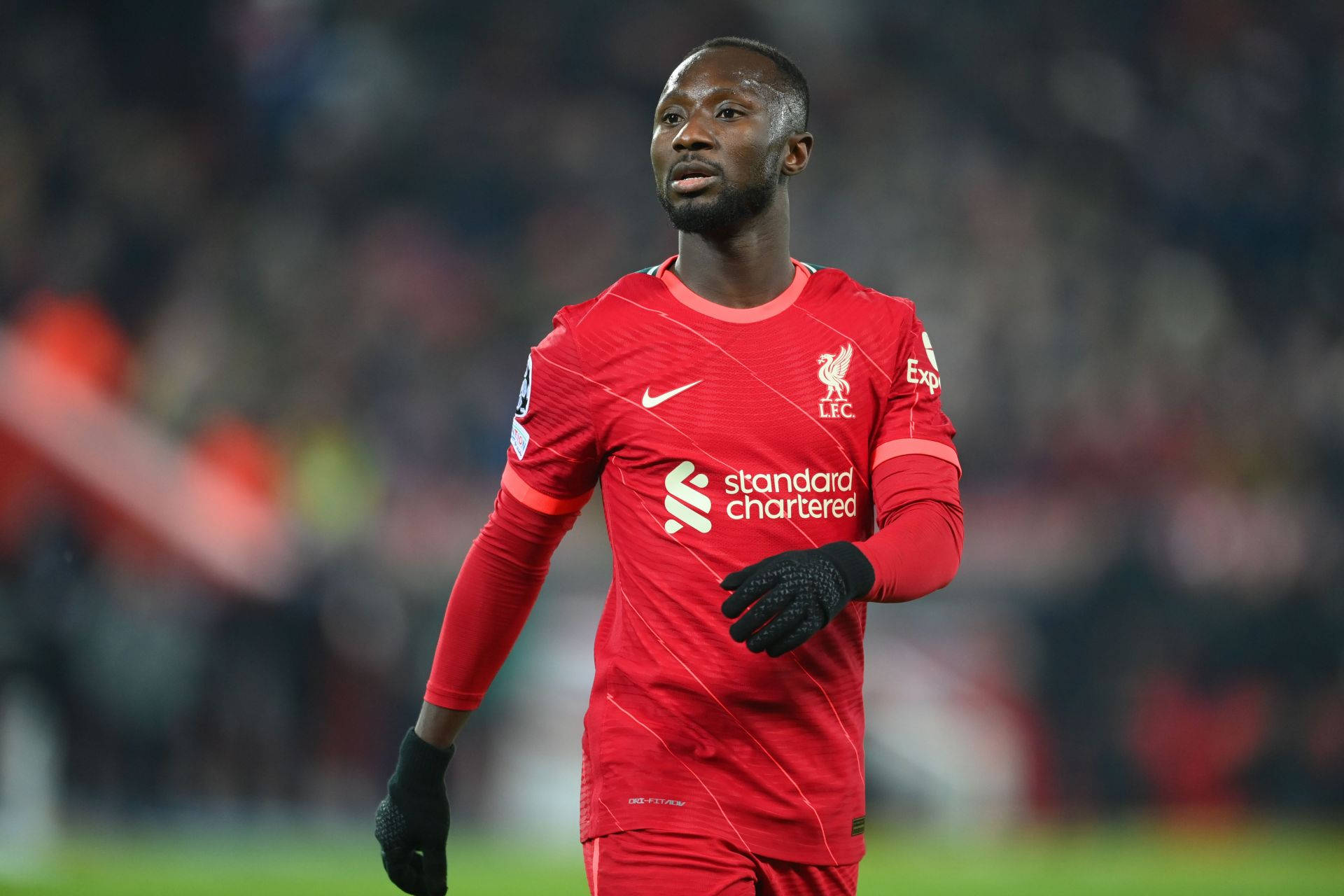 Naby Keita Wearing Black Gloves