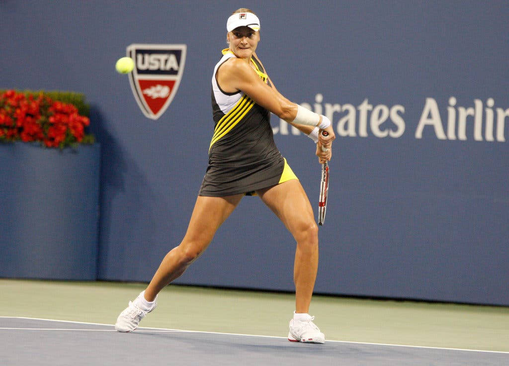 Nadia Petrova Solid Stroke Back