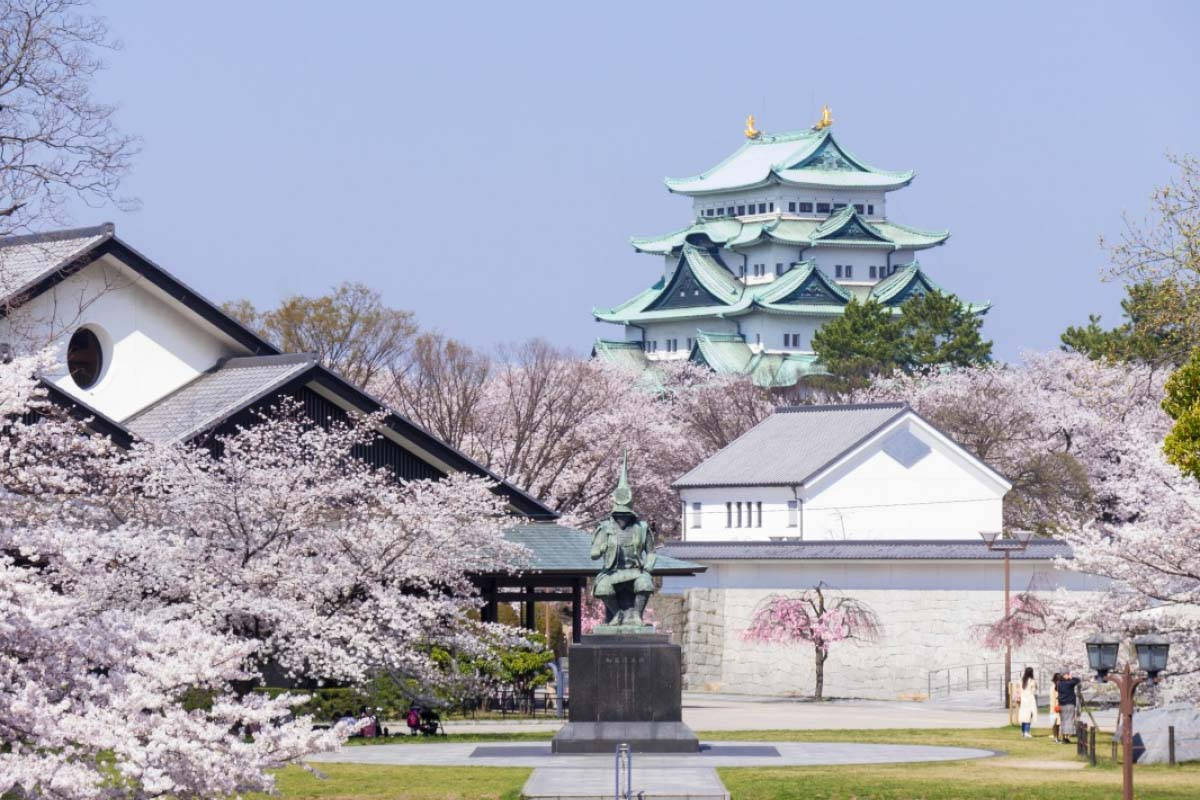 Nagoya Noh Theater Kato Statue Background