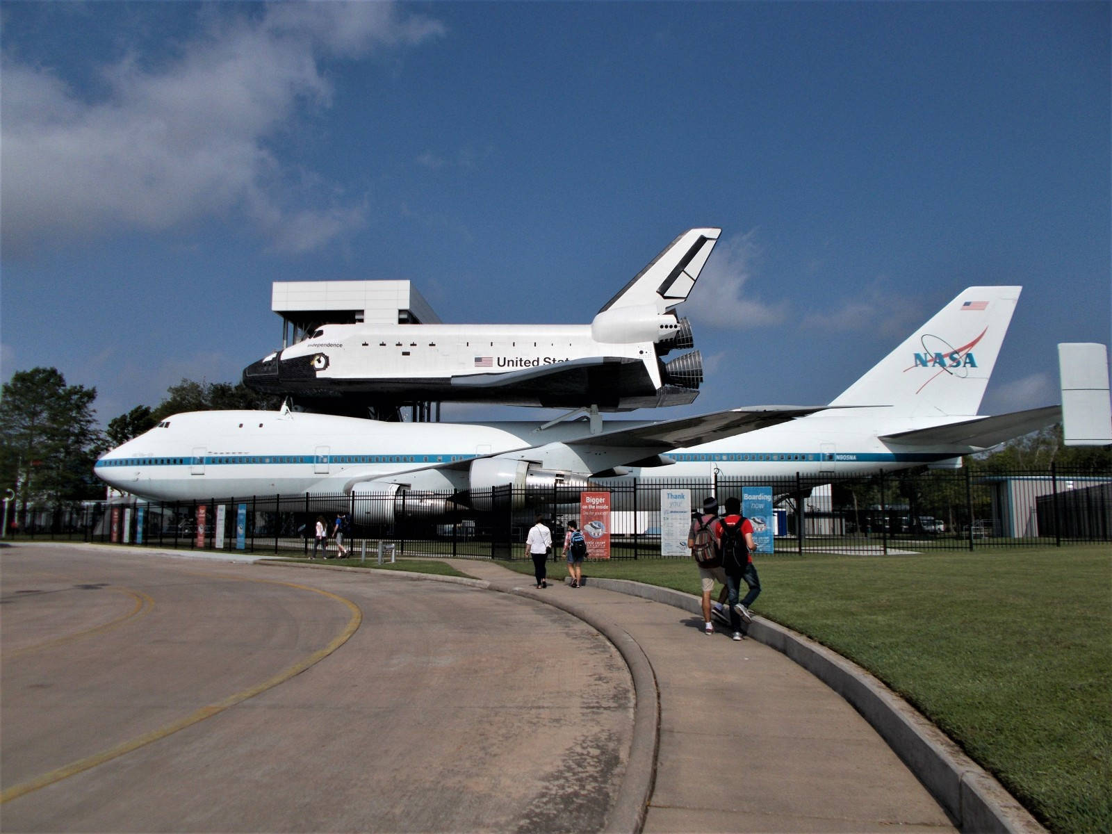 Nasa Houston Aircraft Outdoor Displays Background