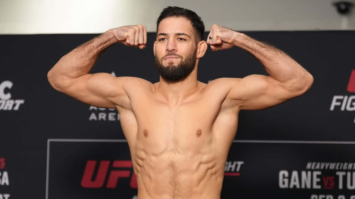 Nassourdine Imavov Flexing On Weights