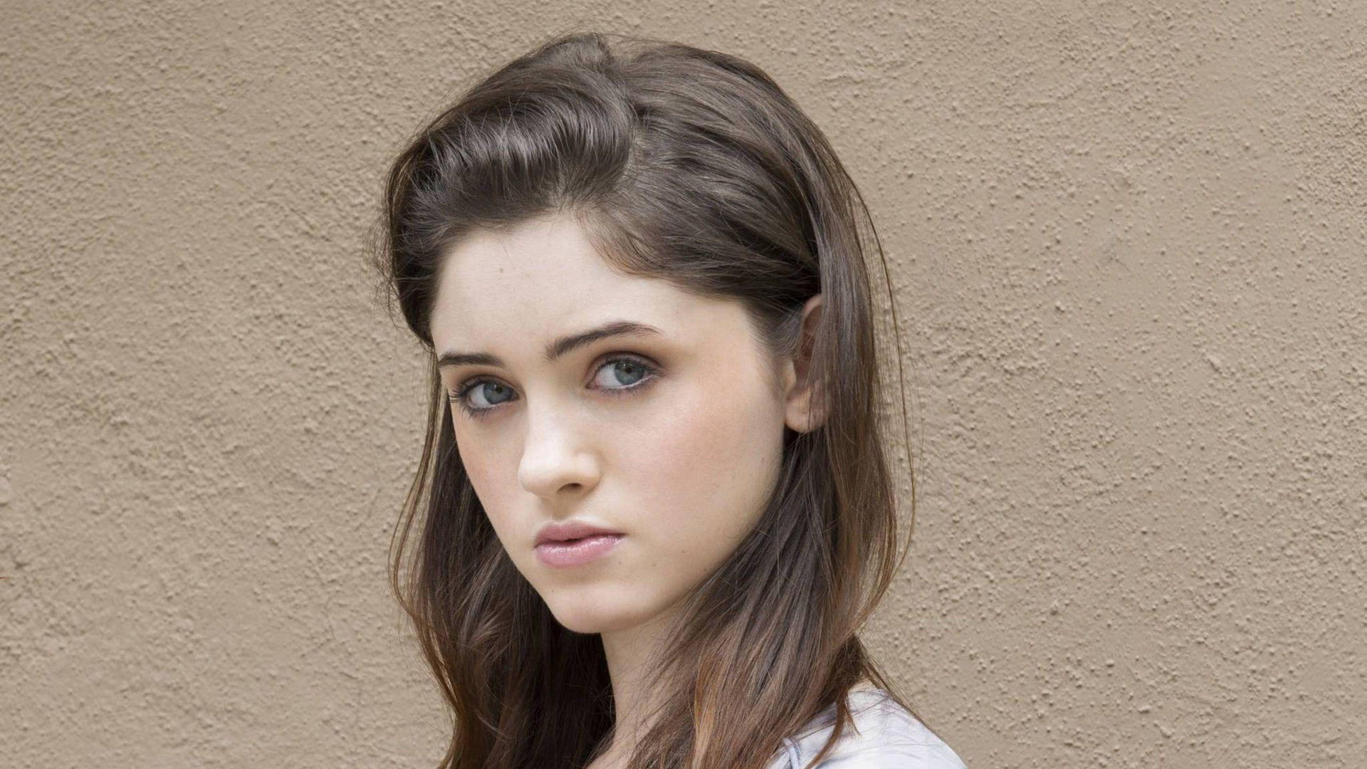 Natalia Dyer Blue Eyes