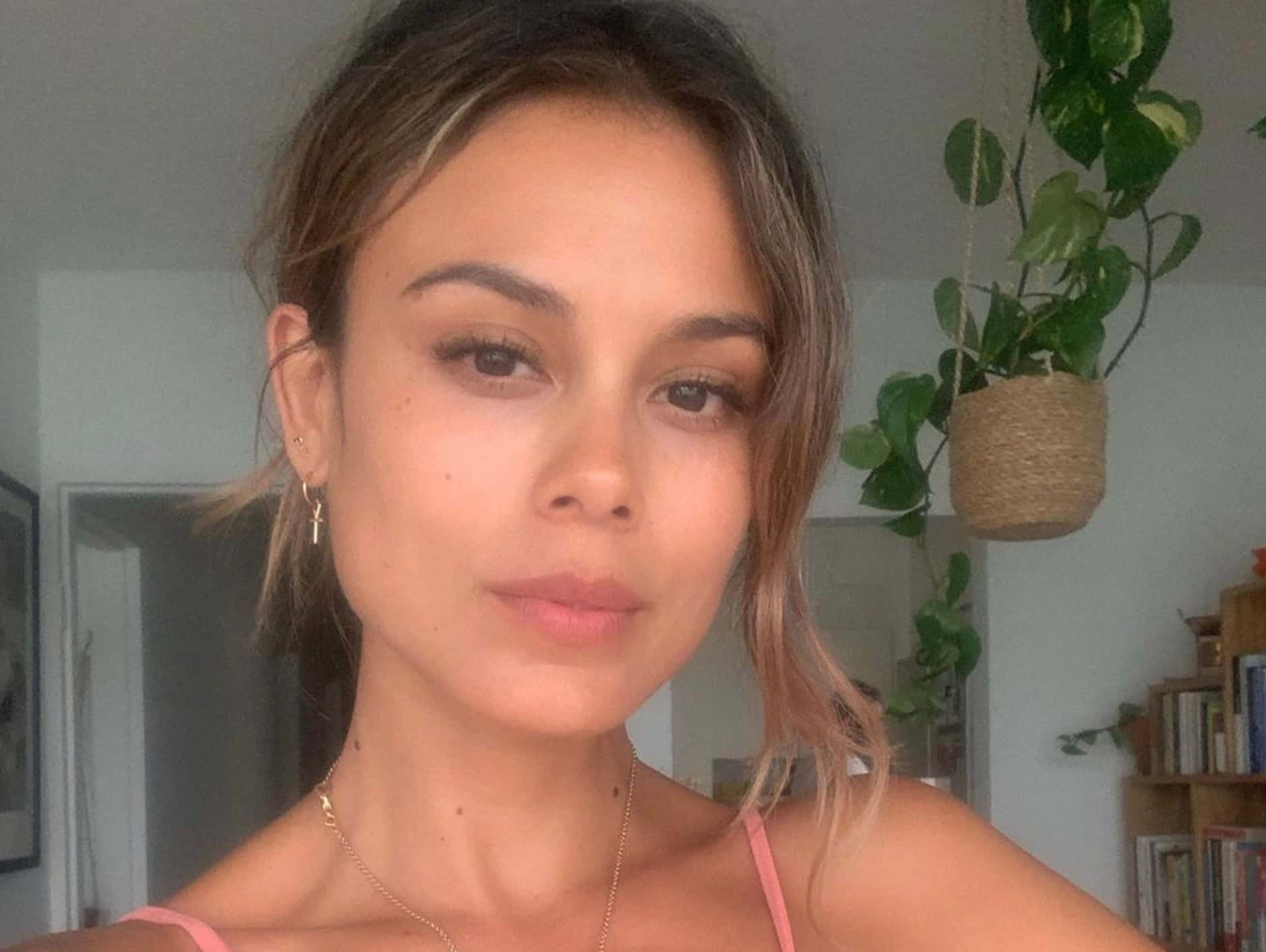 Nathalie Kelley Casual Home Selfie